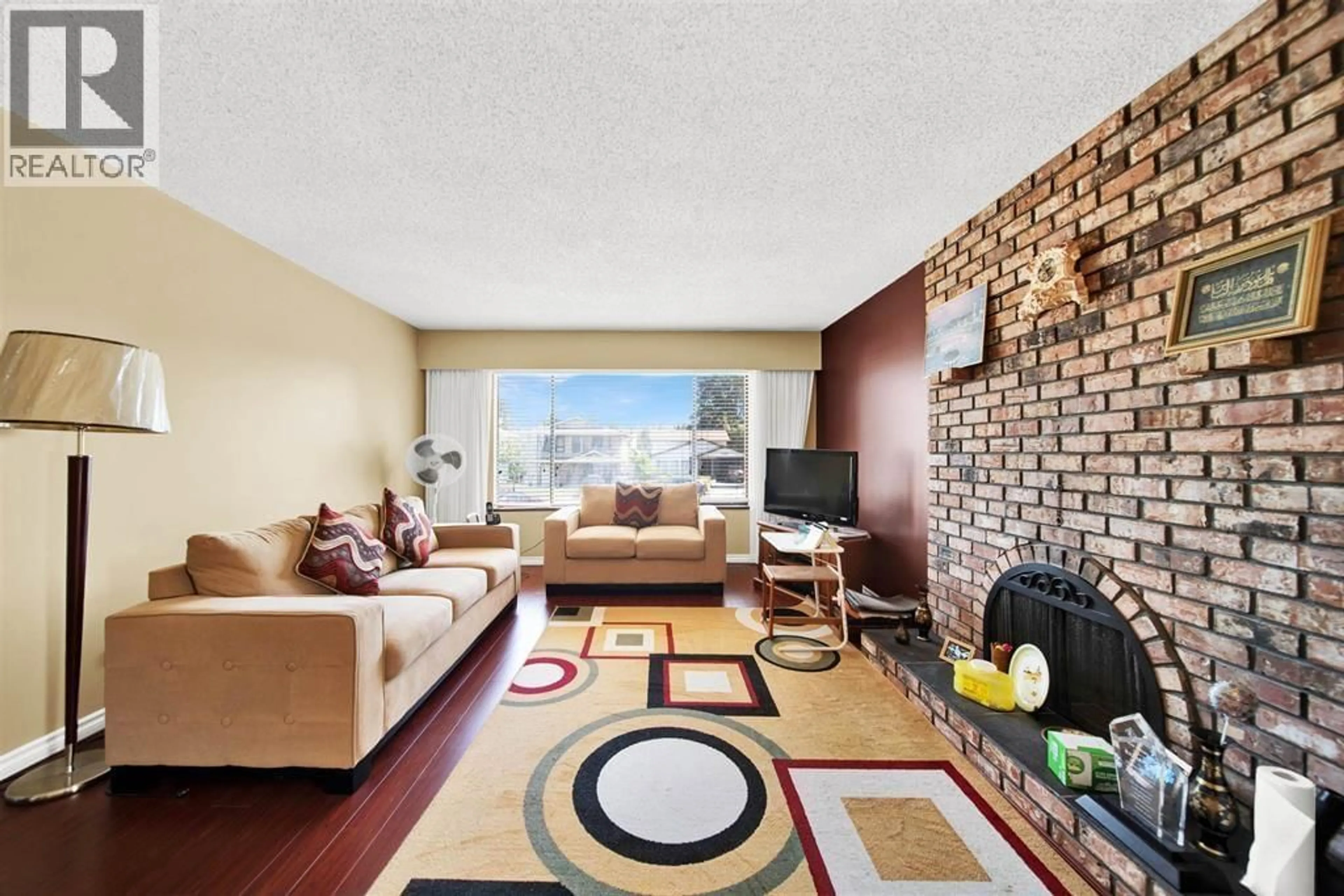 Living room with furniture, unknown for 1238 WISE COURT, Coquitlam British Columbia V3E1H9