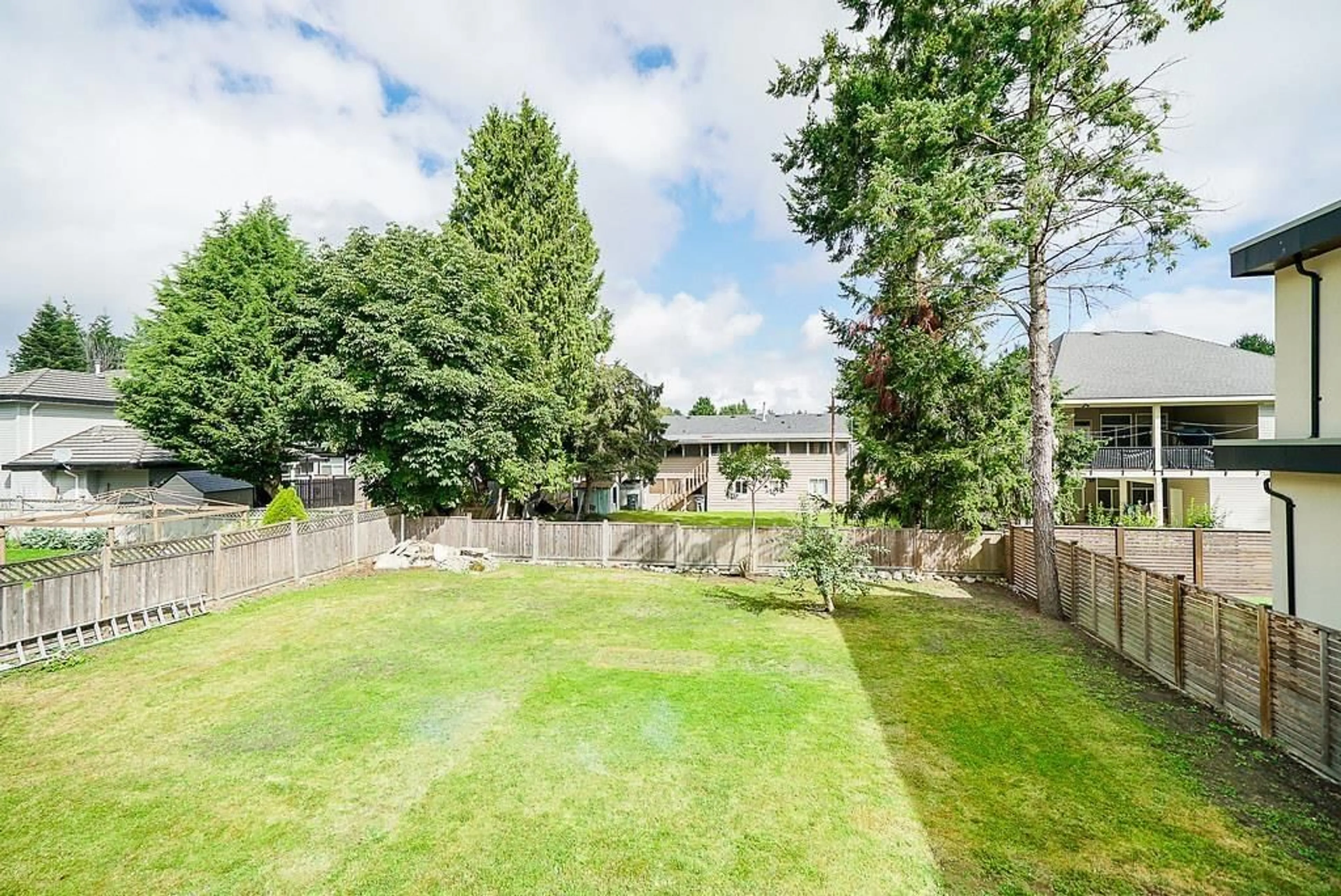 A pic from outside/outdoor area/front of a property/back of a property/a pic from drone, forest/trees view for 13429 68, Surrey British Columbia V3W2G1
