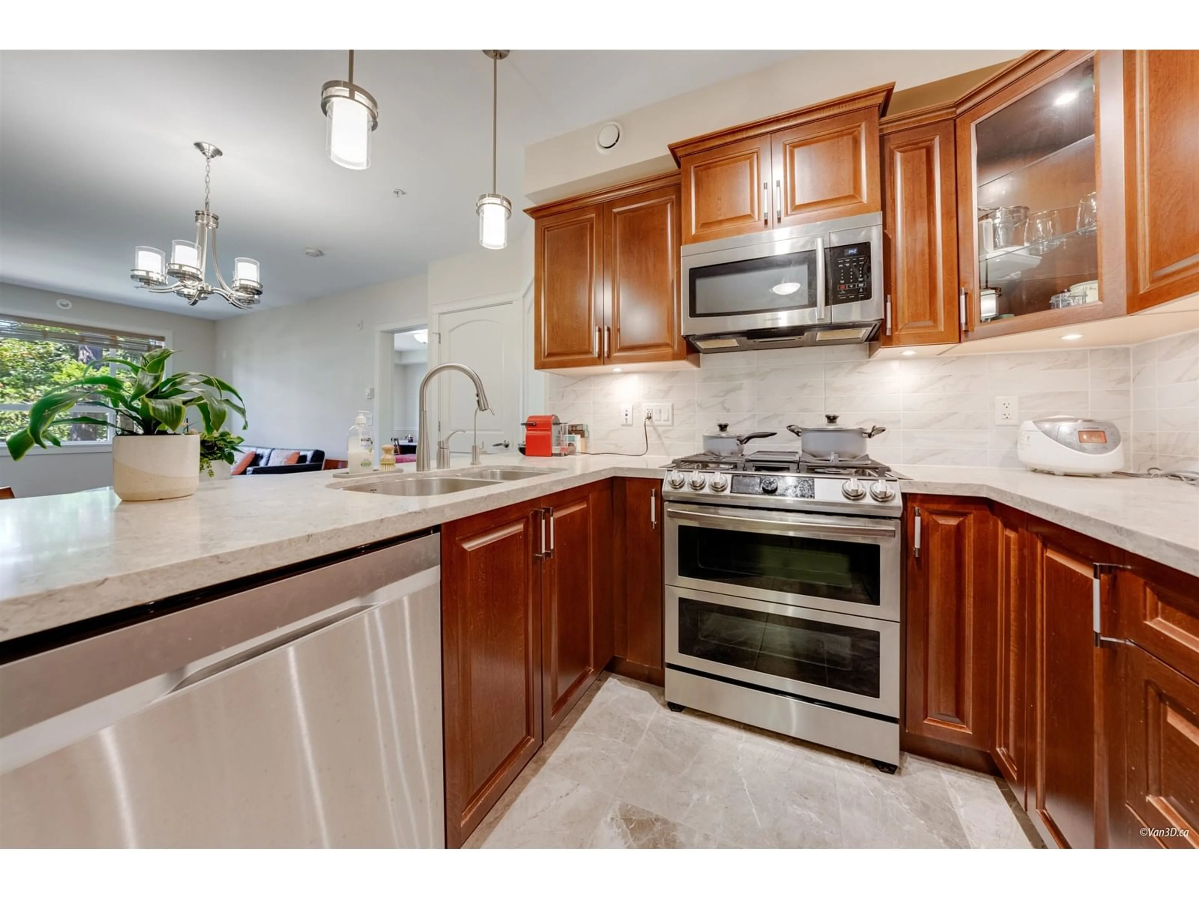 Standard kitchen, ceramic/tile floor for 407 - 3535 146A, Surrey British Columbia V4P0H2