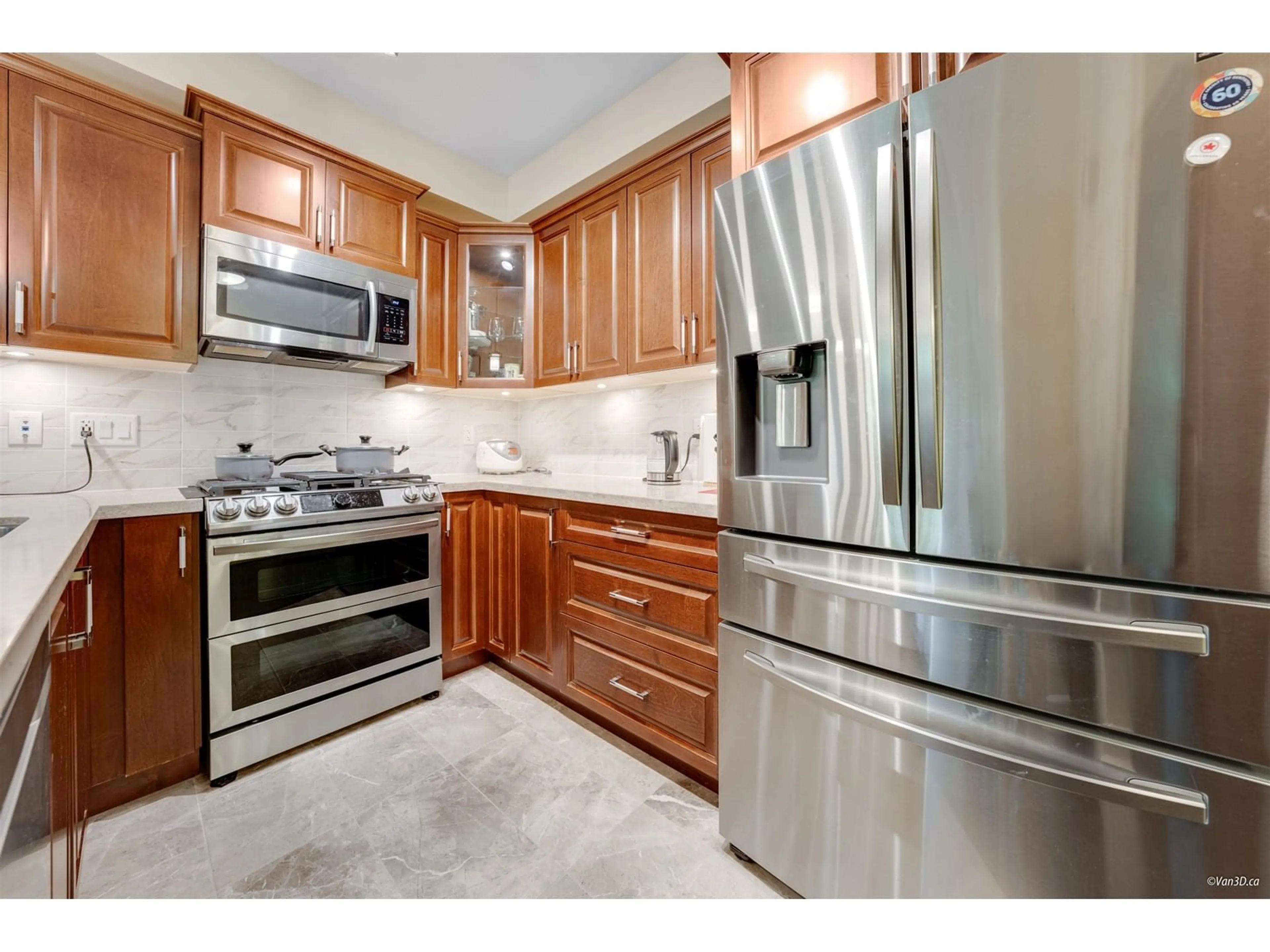 Standard kitchen, ceramic/tile floor for 407 - 3535 146A, Surrey British Columbia V4P0H2