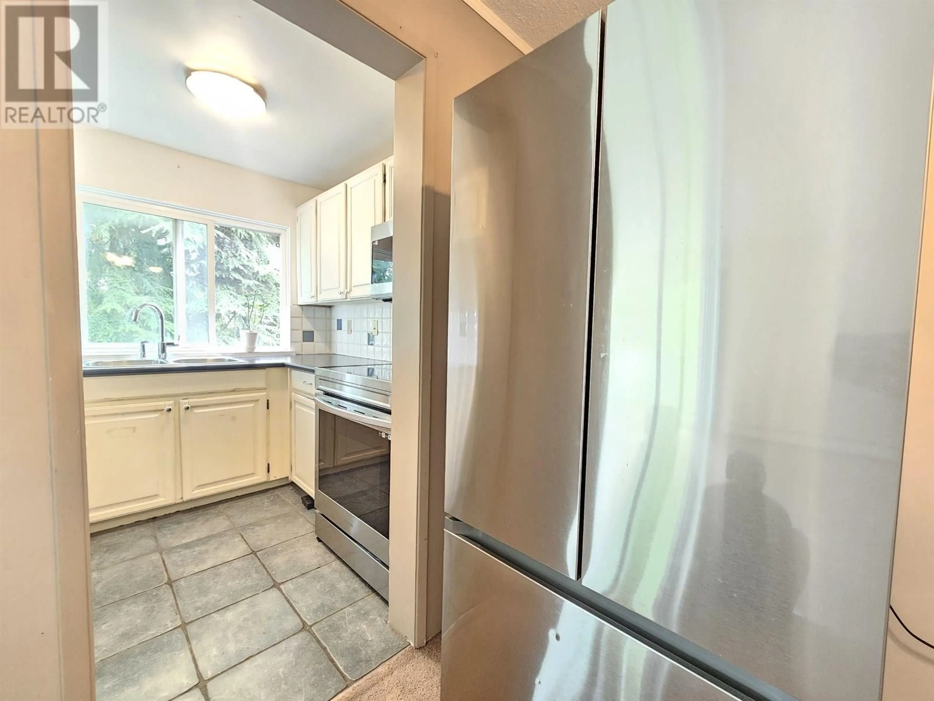 Standard kitchen, unknown for 304 - 8707 HUDSON STREET, Vancouver British Columbia V6P4M7