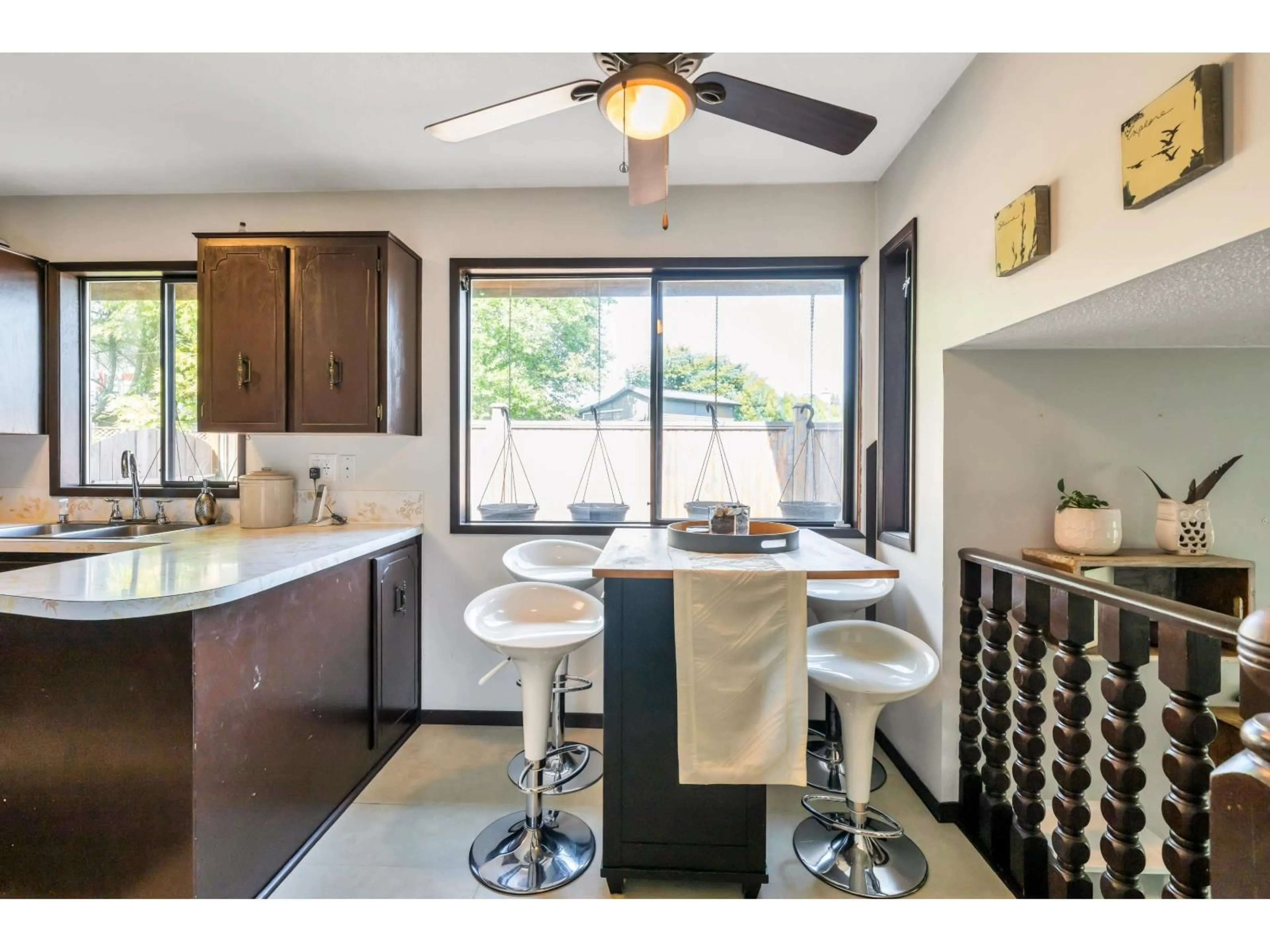Open concept kitchen, ceramic/tile floor for 17150 FRIESIAN, Surrey British Columbia V3S5T2