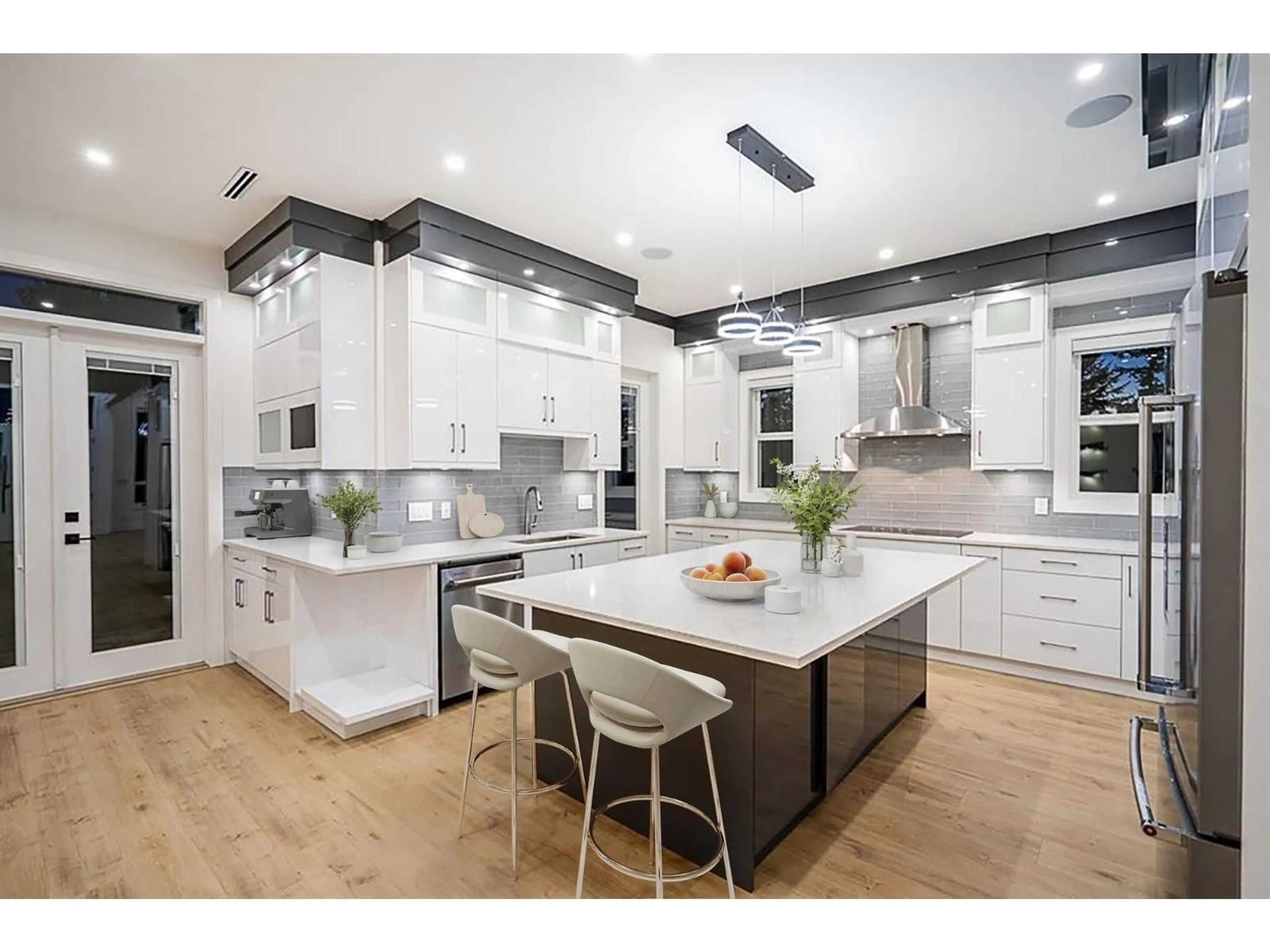 Contemporary kitchen, unknown for 14096 113A, Surrey British Columbia V3R2K5