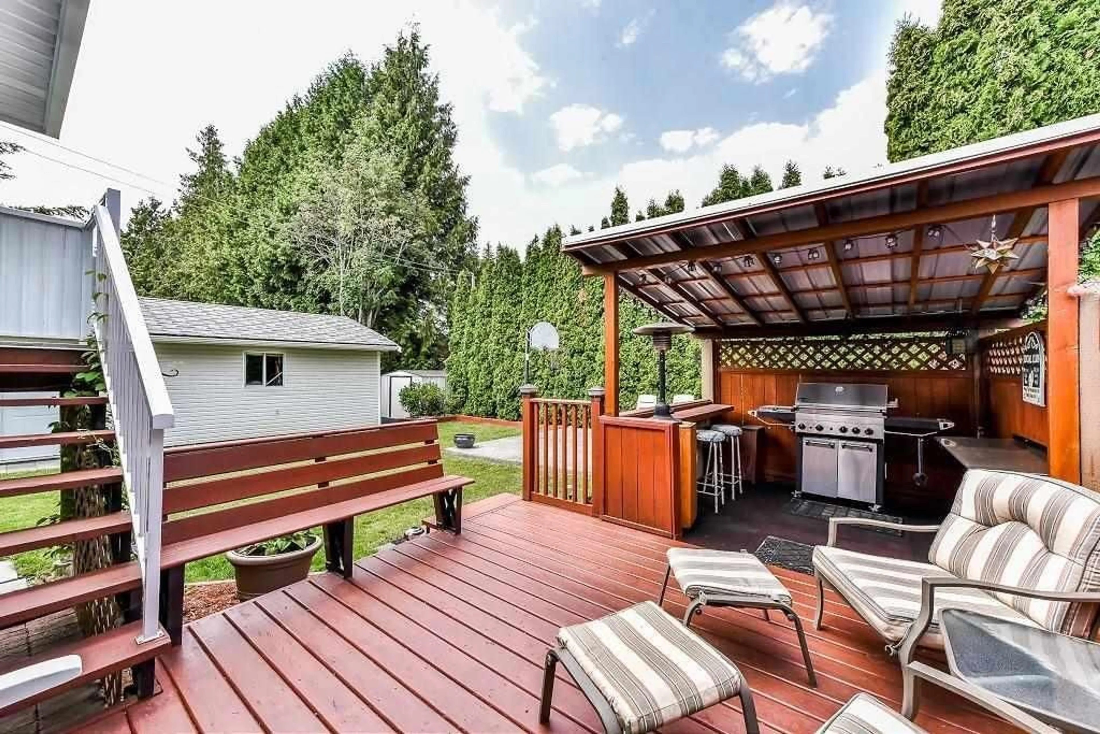 Patio, unknown for 12895 98A, Surrey British Columbia V3T1C3