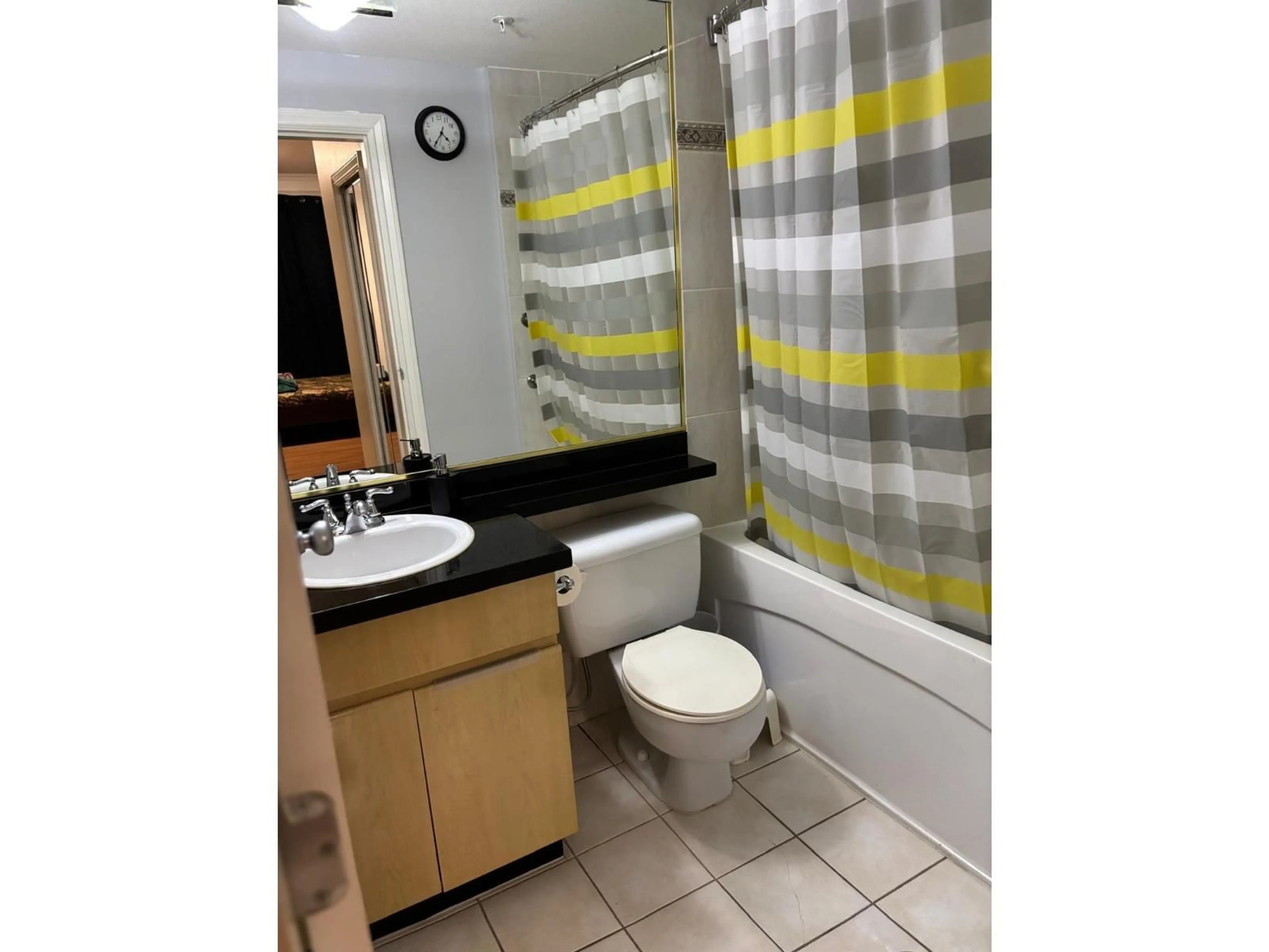 Standard bathroom, unknown for 109 - 8115 121A, Surrey British Columbia V3W1J2