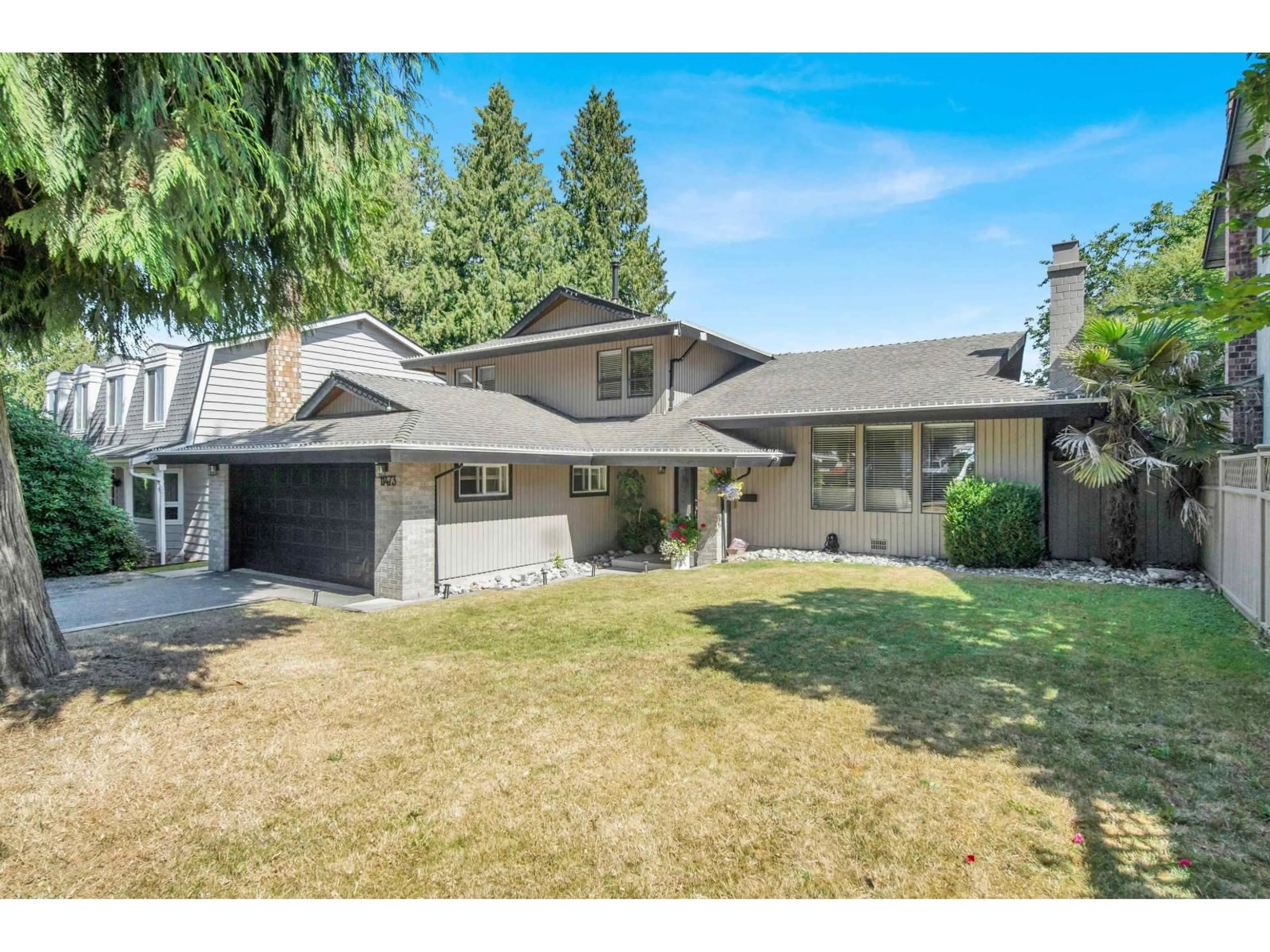 A pic from outside/outdoor area/front of a property/back of a property/a pic from drone, street for 11473 ROYAL, Surrey British Columbia V3V6V5