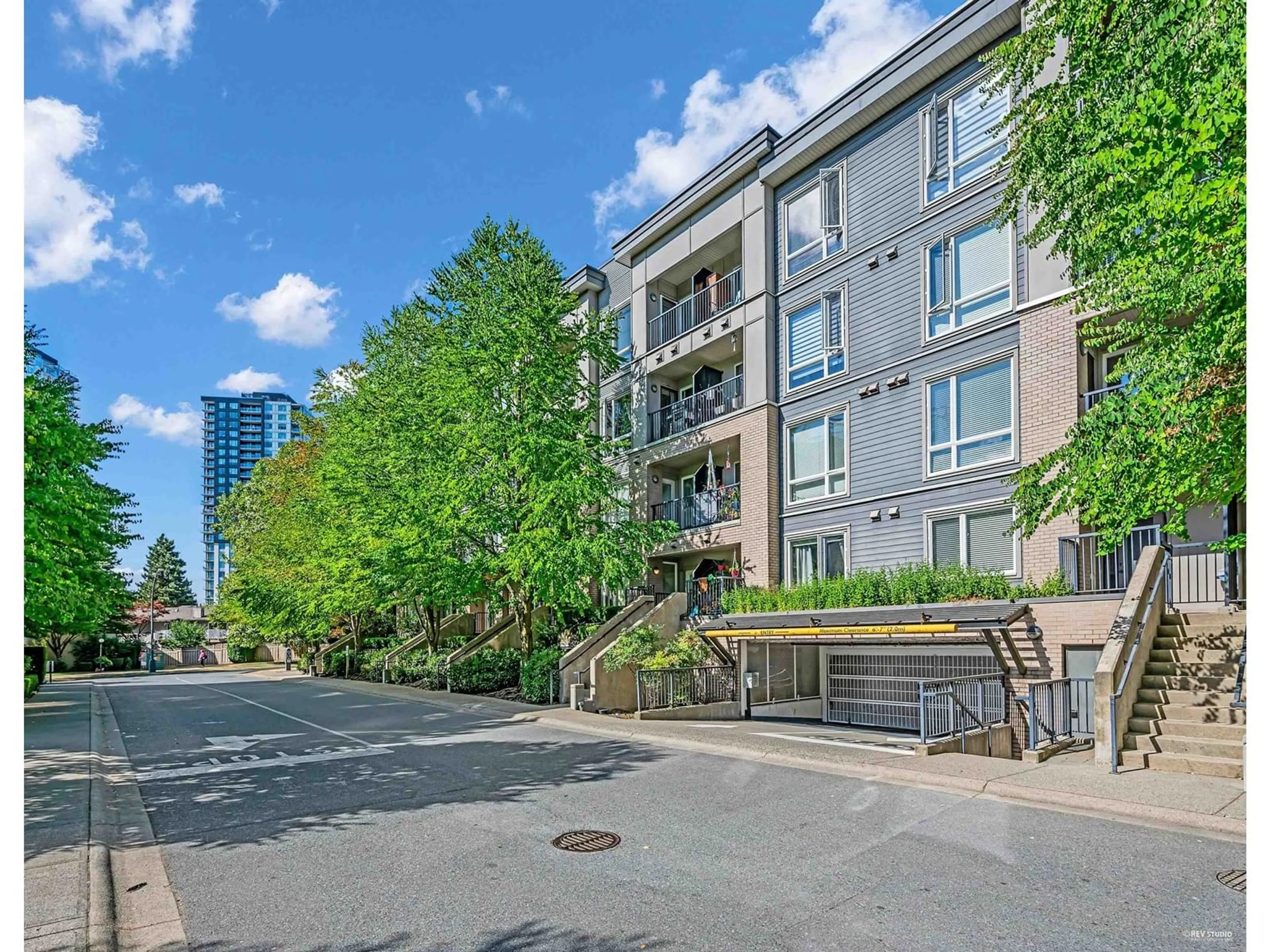 Patio, street for 114 - 13321 102A, Surrey British Columbia V3T1P6
