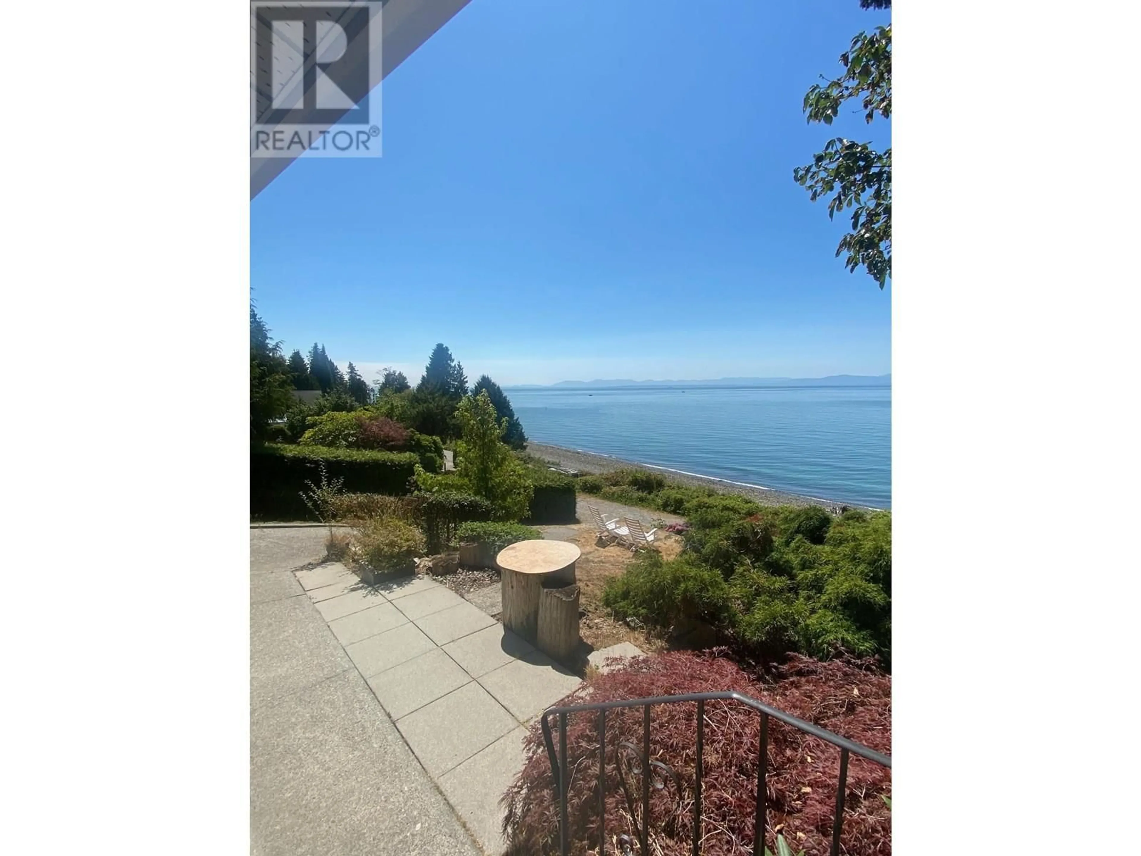 Patio, water/lake/river/ocean view for 1714 OCEAN BEACH, Gibsons British Columbia V0N1V5
