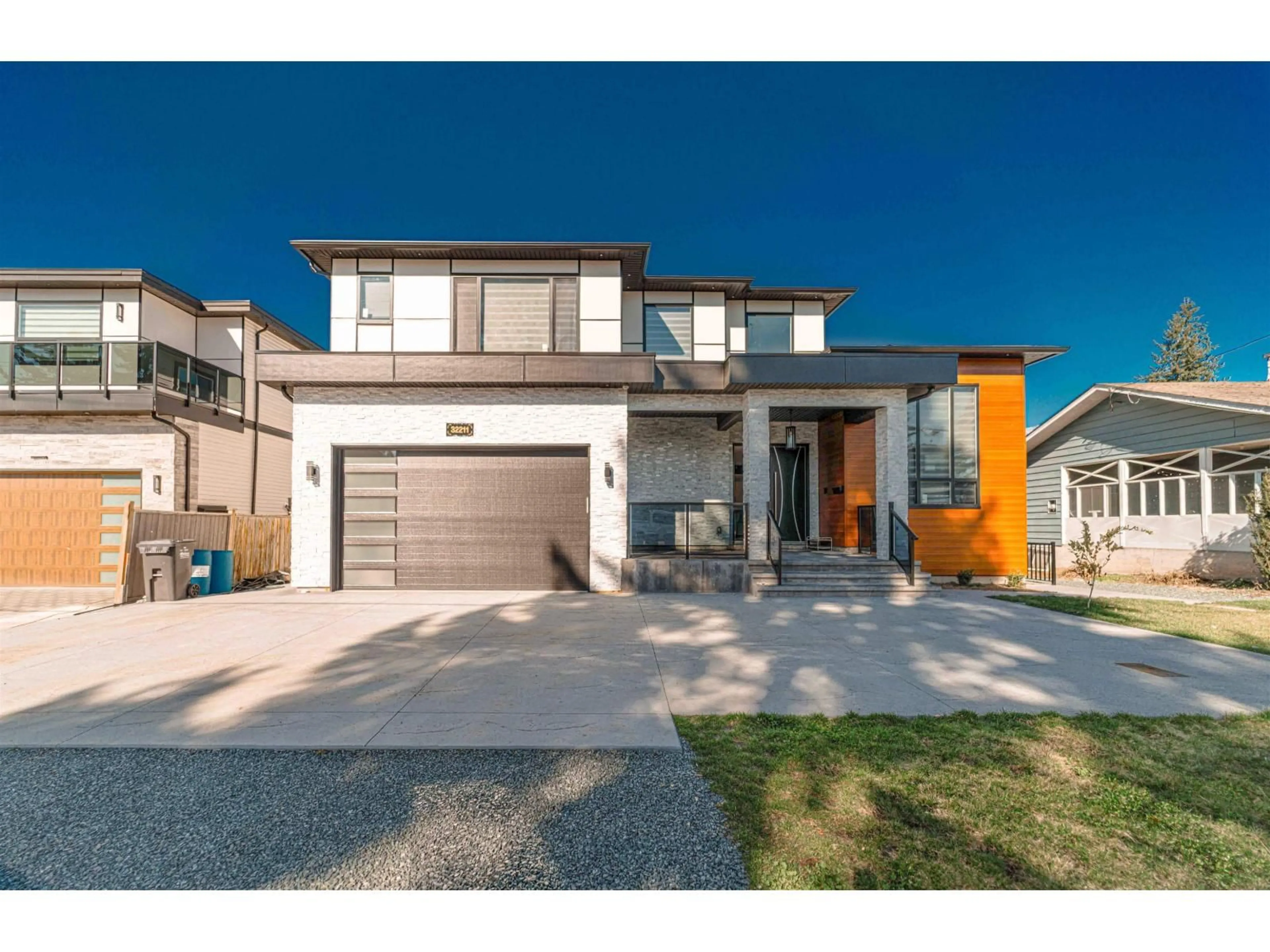 Home with brick exterior material, street for 32211 AUTUMN, Abbotsford British Columbia V2T1P4