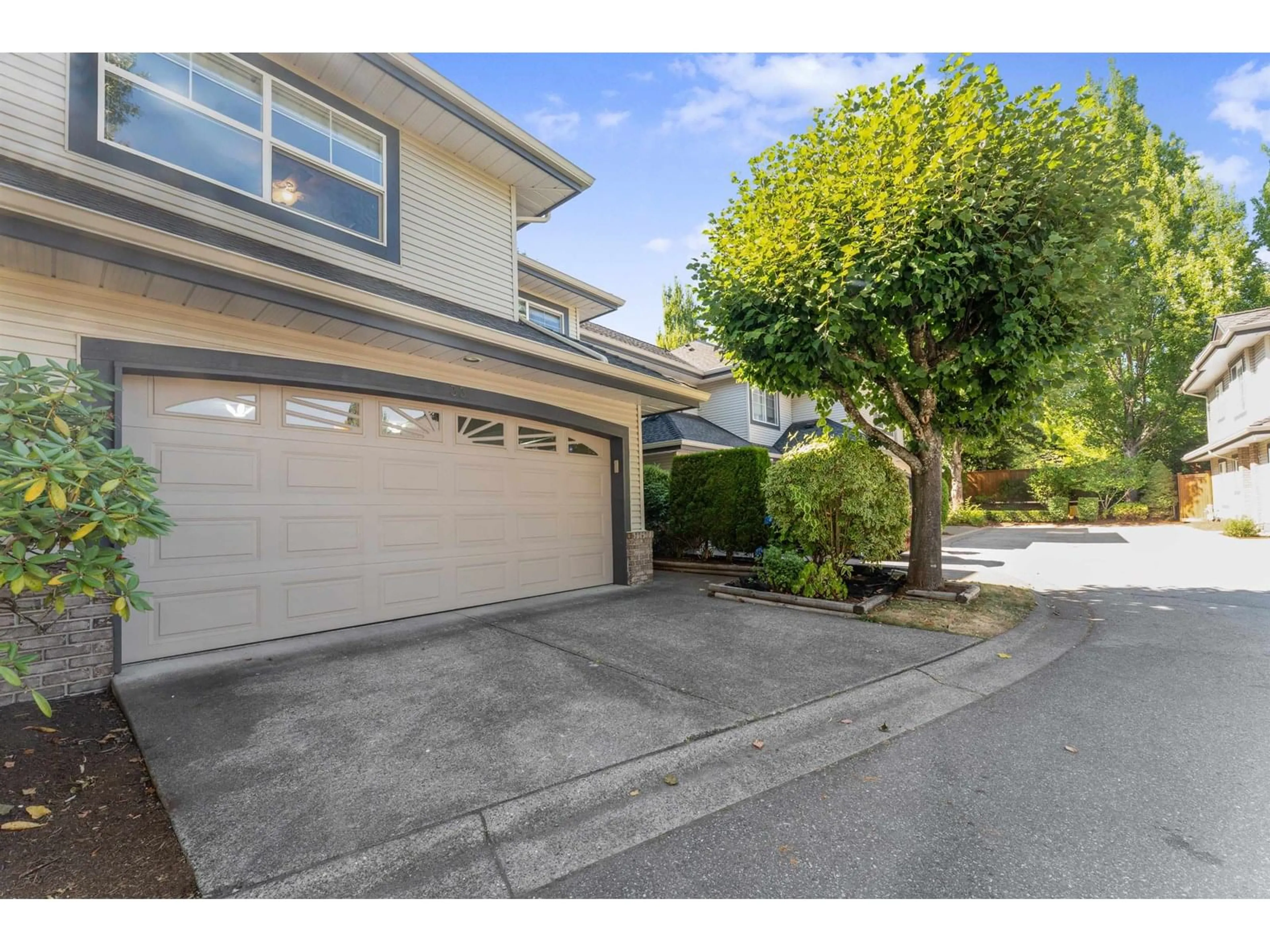 A pic from outside/outdoor area/front of a property/back of a property/a pic from drone, street for 33 - 8111 160, Surrey British Columbia V4N0V4