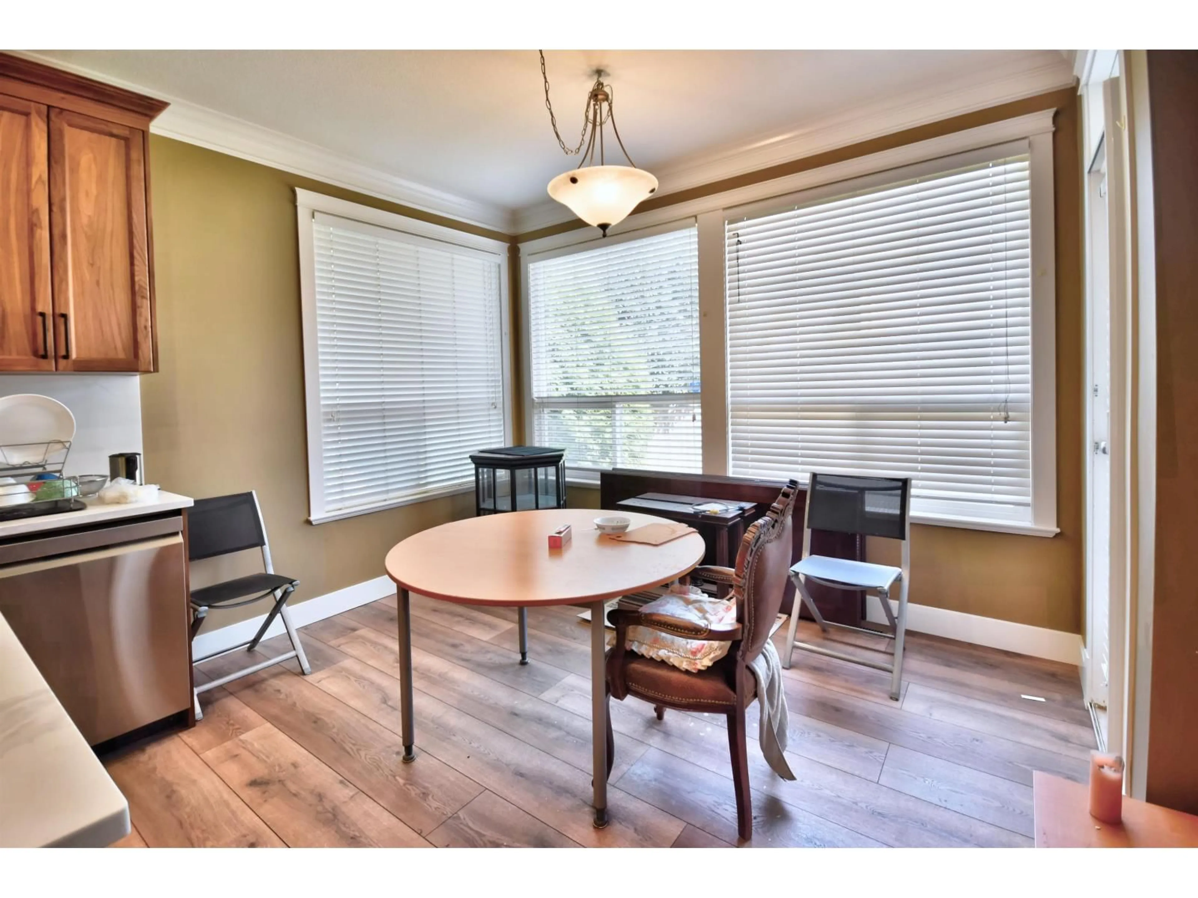 Dining room, wood/laminate floor for 16566 63B, Surrey British Columbia V3S0W2