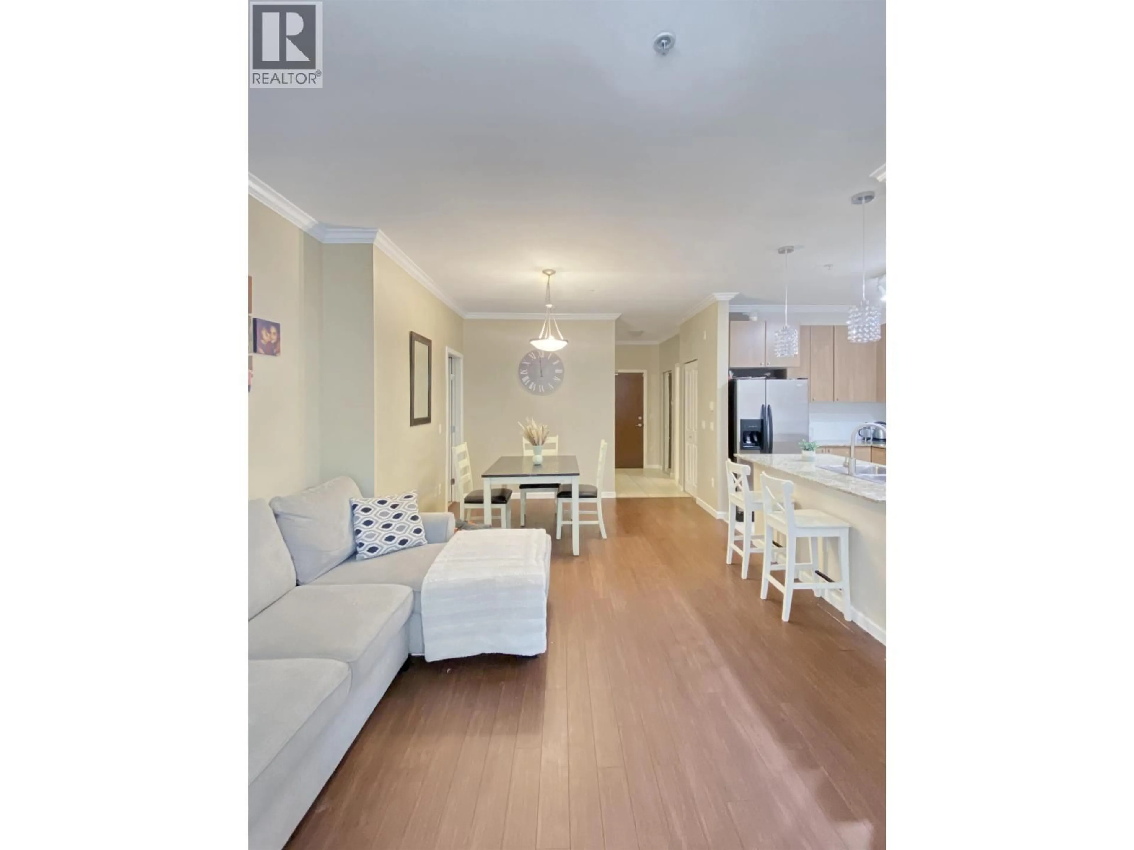 Living room with furniture, unknown for 102 - 2477 KELLY AVENUE, Port Coquitlam British Columbia V3C0B3