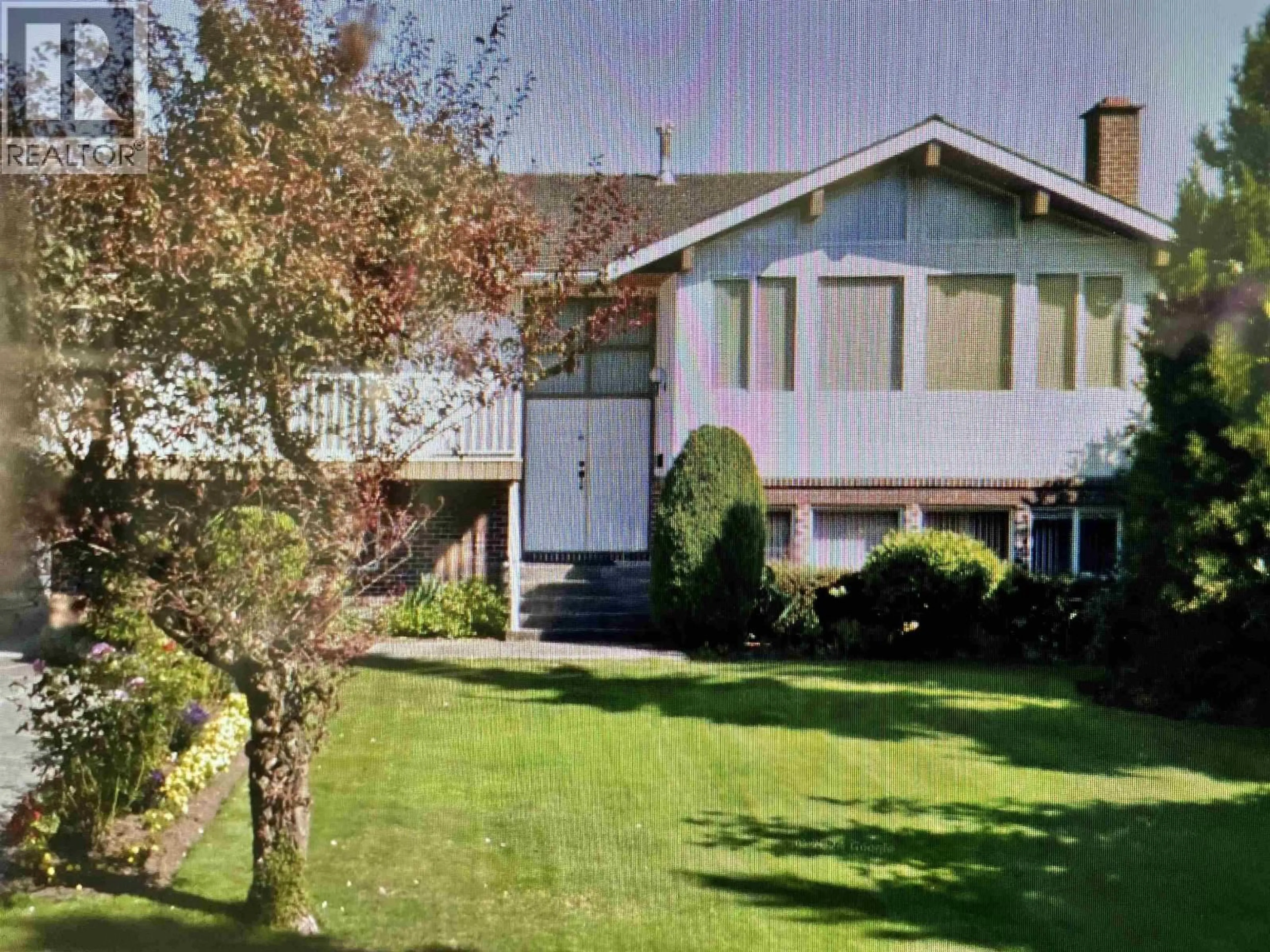 Home with vinyl exterior material, street for 3760 BARGEN DRIVE, Richmond British Columbia V6X2R8