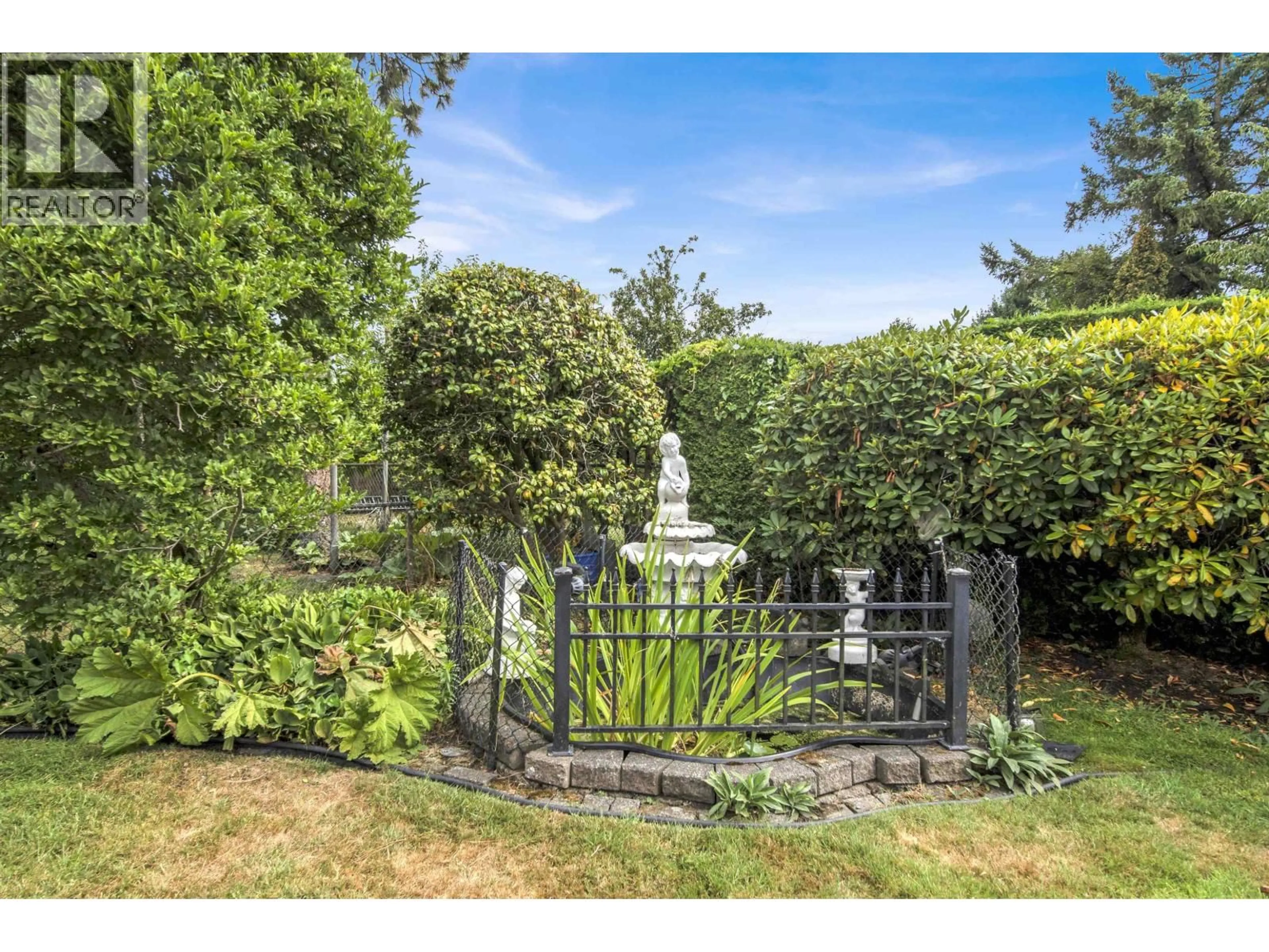 A pic from outside/outdoor area/front of a property/back of a property/a pic from drone, street for 3760 BARGEN DRIVE, Richmond British Columbia V6X2R8