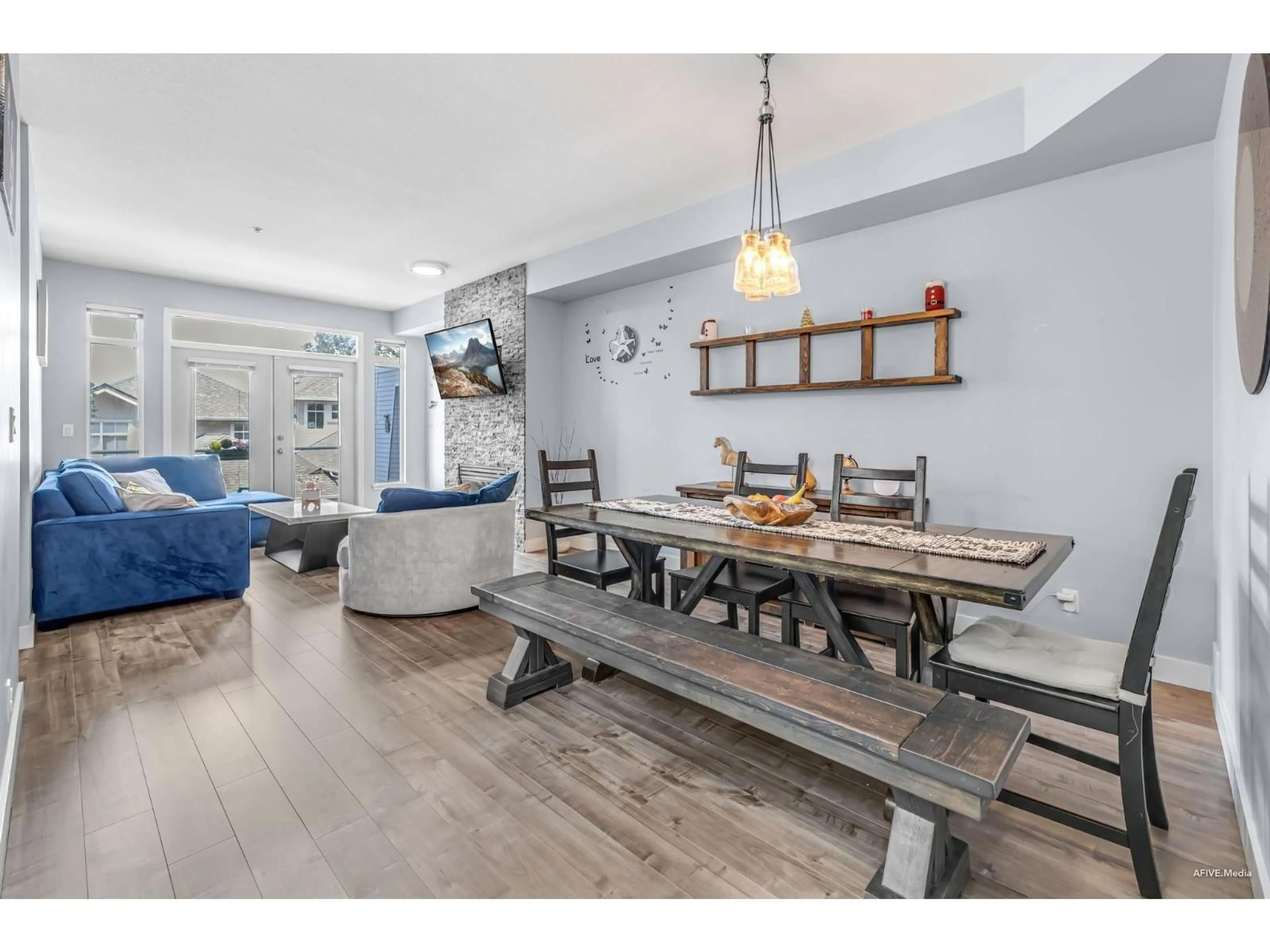 Dining room, wood/laminate floor for 43 - 11860 RIVER, Surrey British Columbia V3V2V7