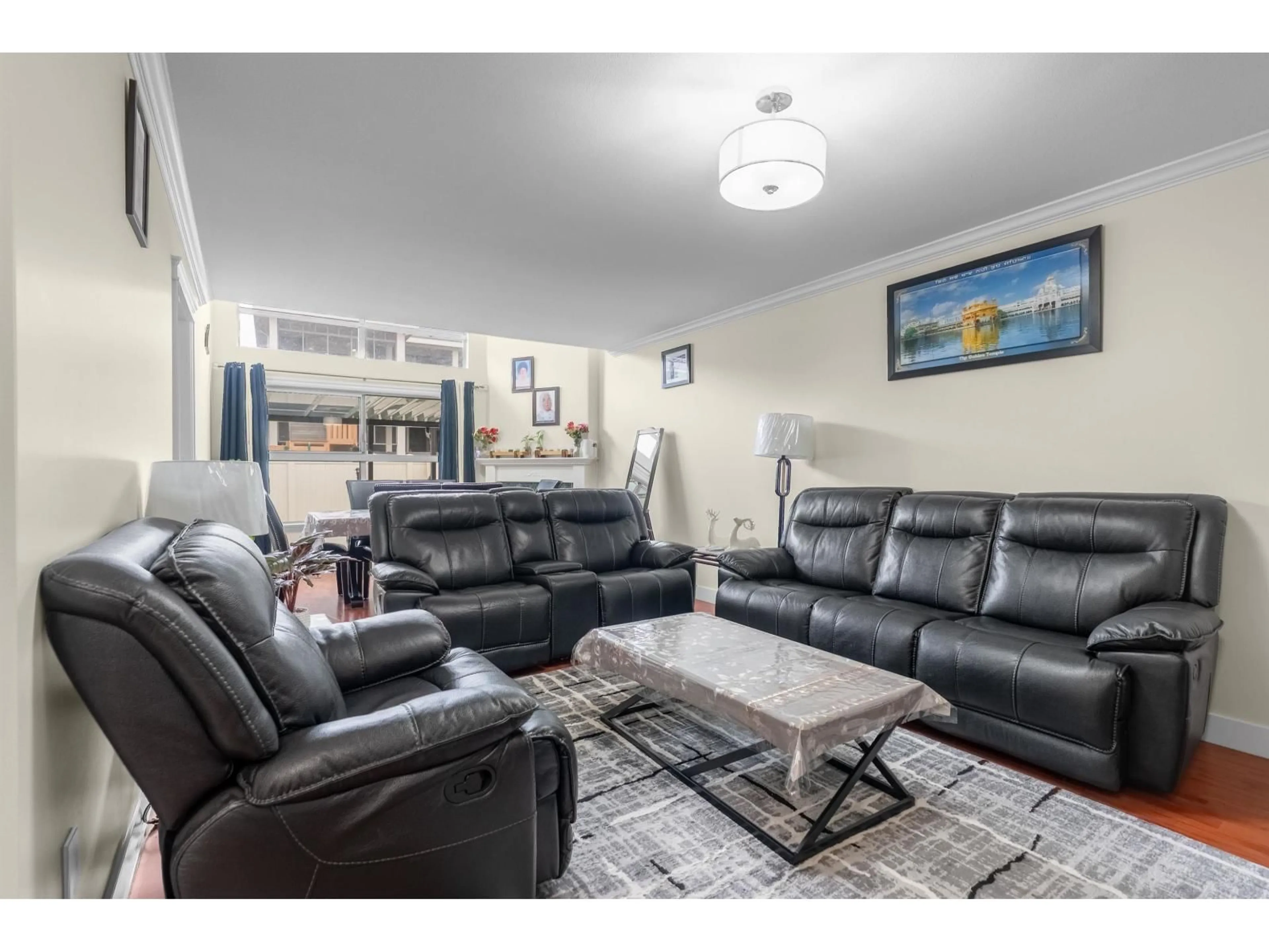 Living room with furniture, unknown for 10 - 7250 122, Surrey British Columbia V3W1B4