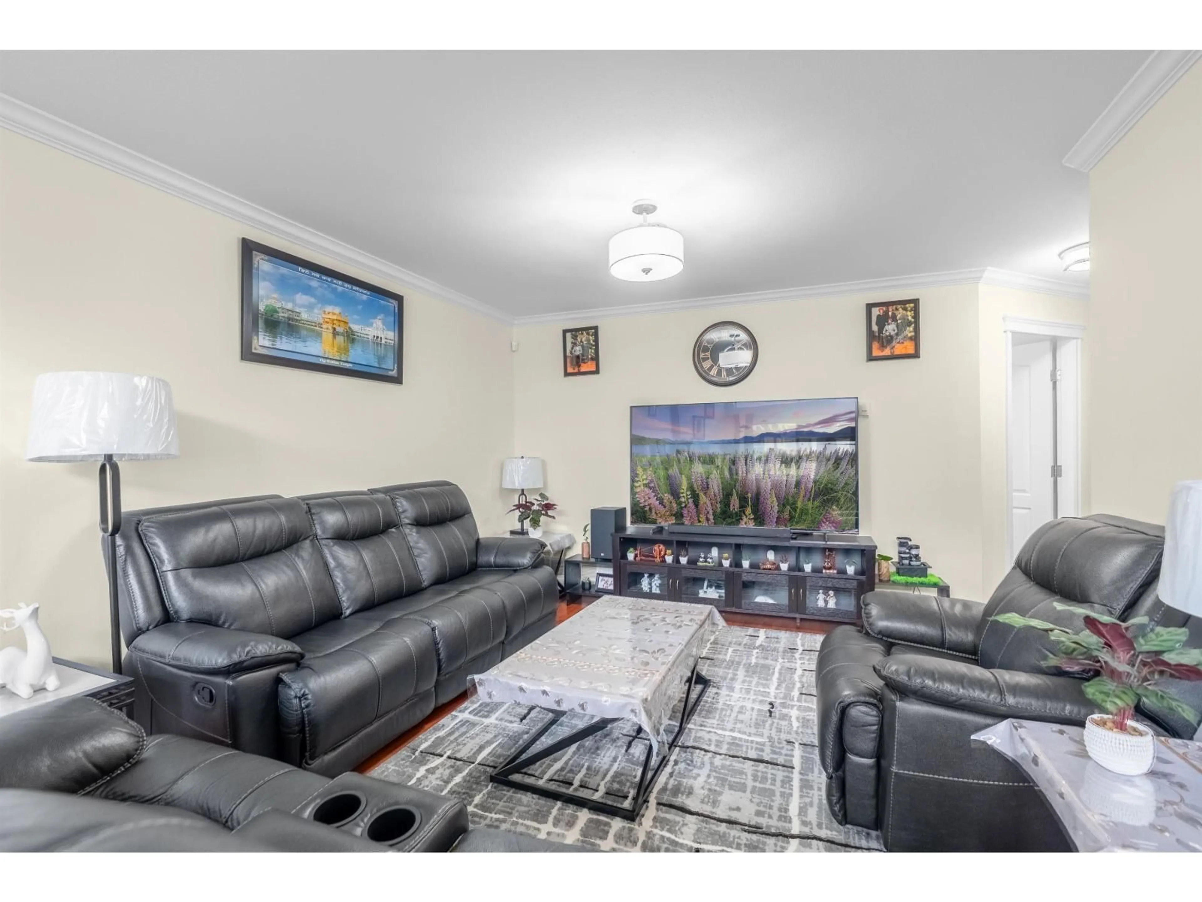 Living room with furniture, unknown for 10 - 7250 122, Surrey British Columbia V3W1B4