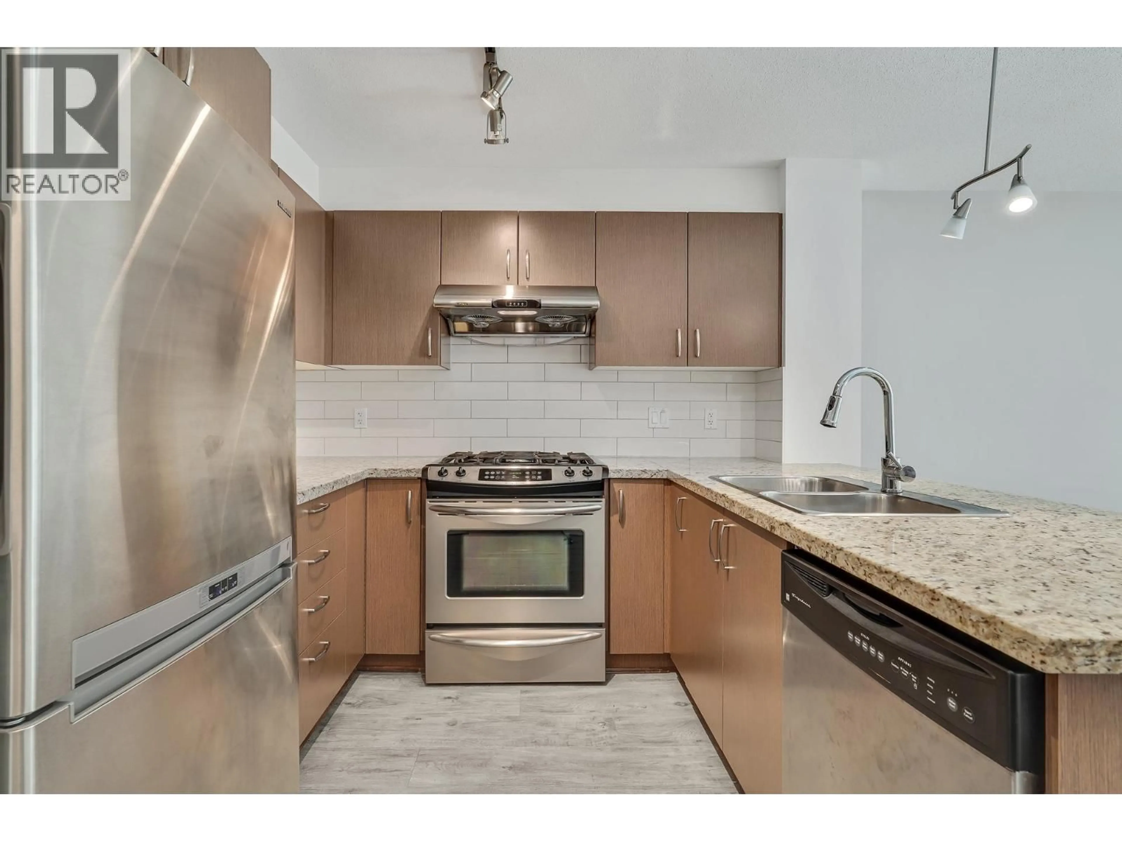 Standard kitchen, unknown for 204 - 3097 LINCOLN AVENUE, Coquitlam British Columbia V3B0E3