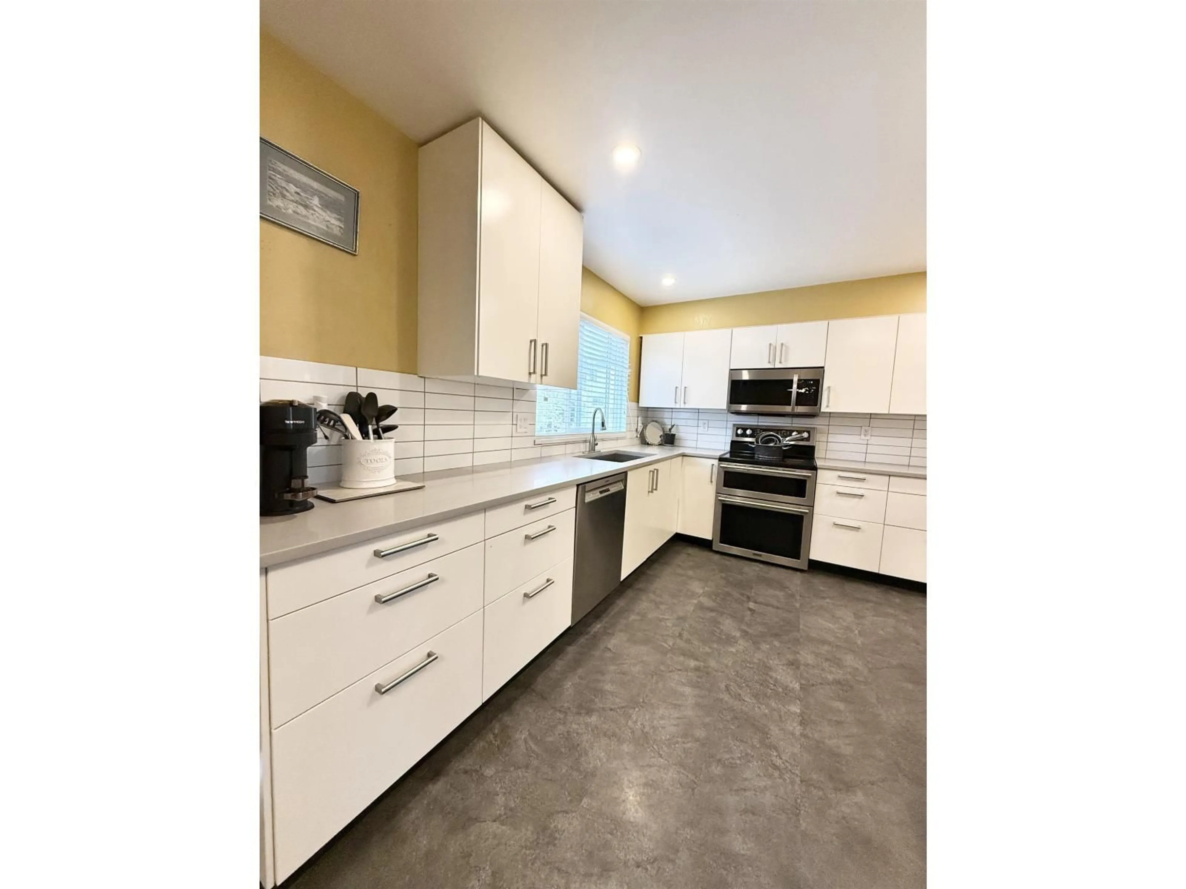 Unknown for 49 - 3087 IMMEL, Abbotsford British Columbia V2S6Z6
