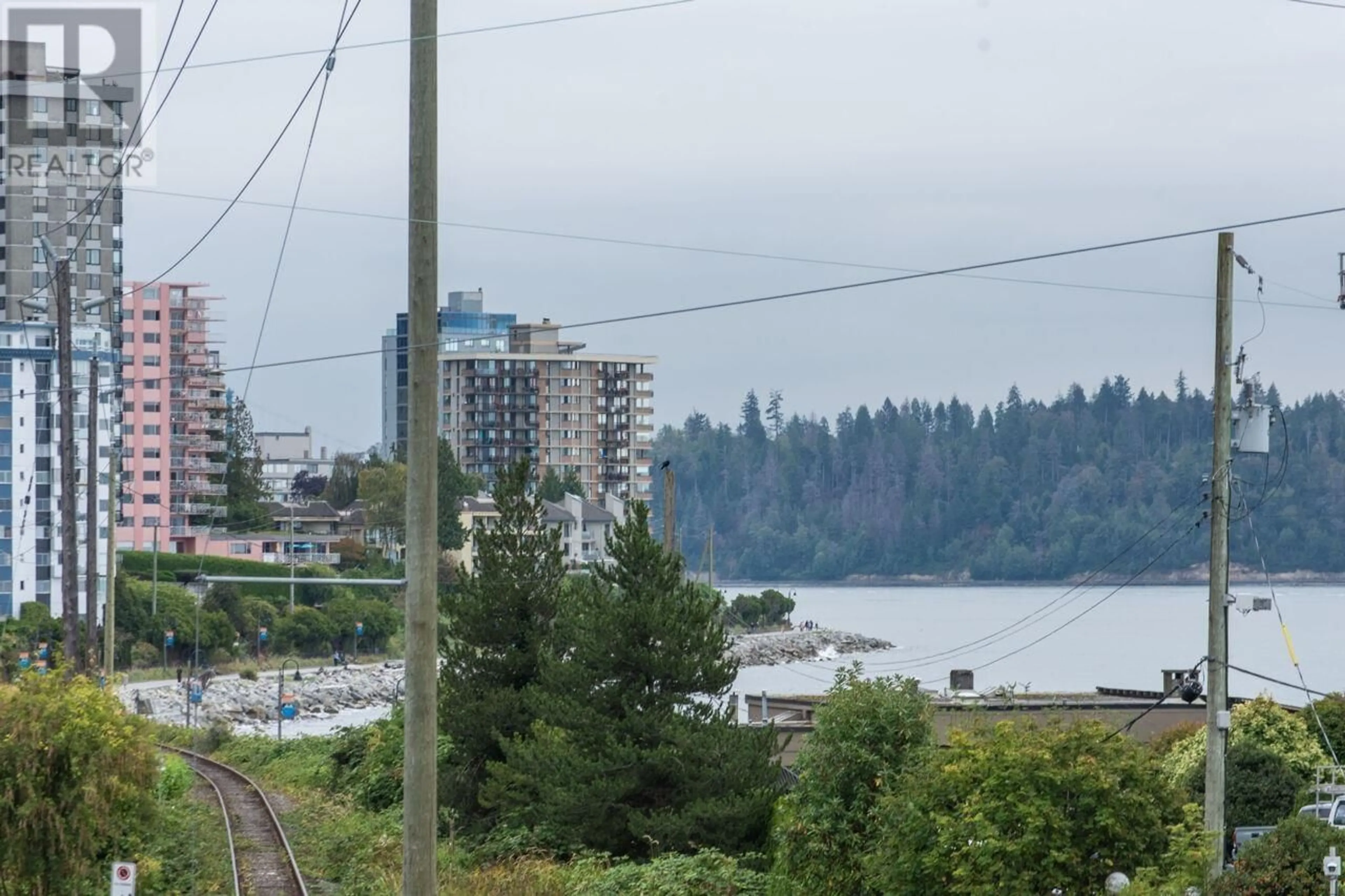 Unknown for 202 - 225 24TH STREET, West Vancouver British Columbia V7V4G9