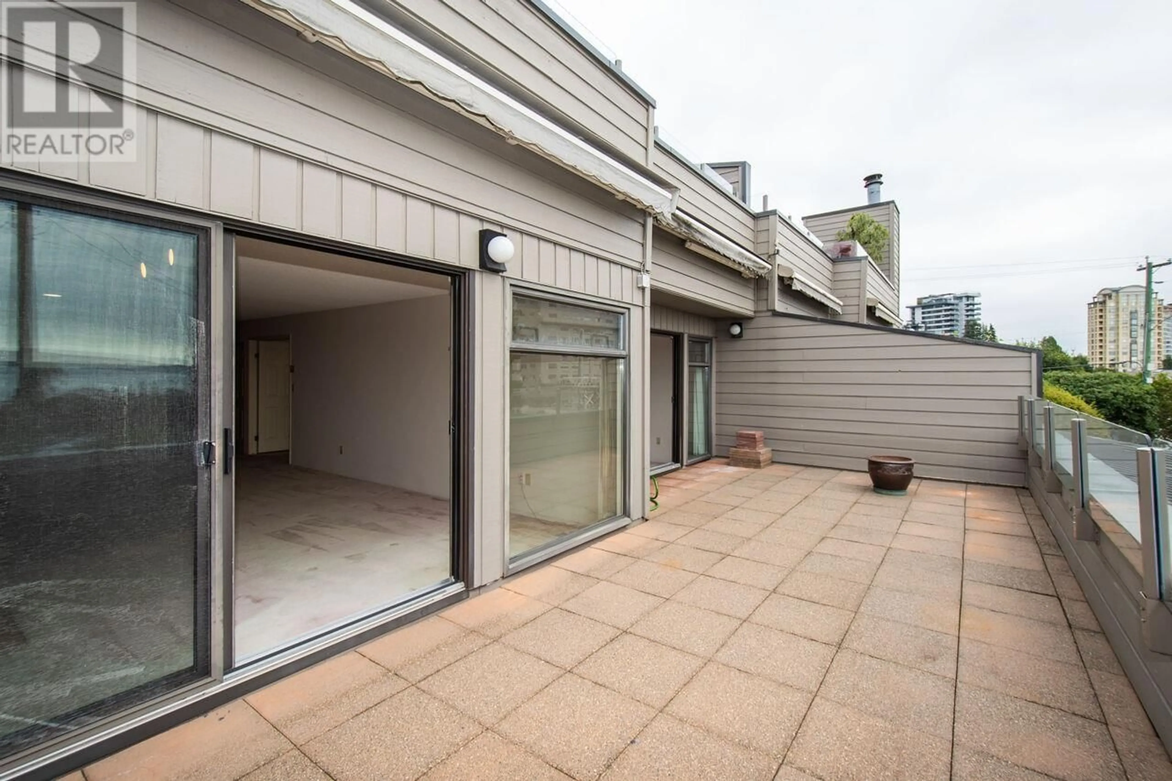 Patio, street for 202 - 225 24TH STREET, West Vancouver British Columbia V7V4G9