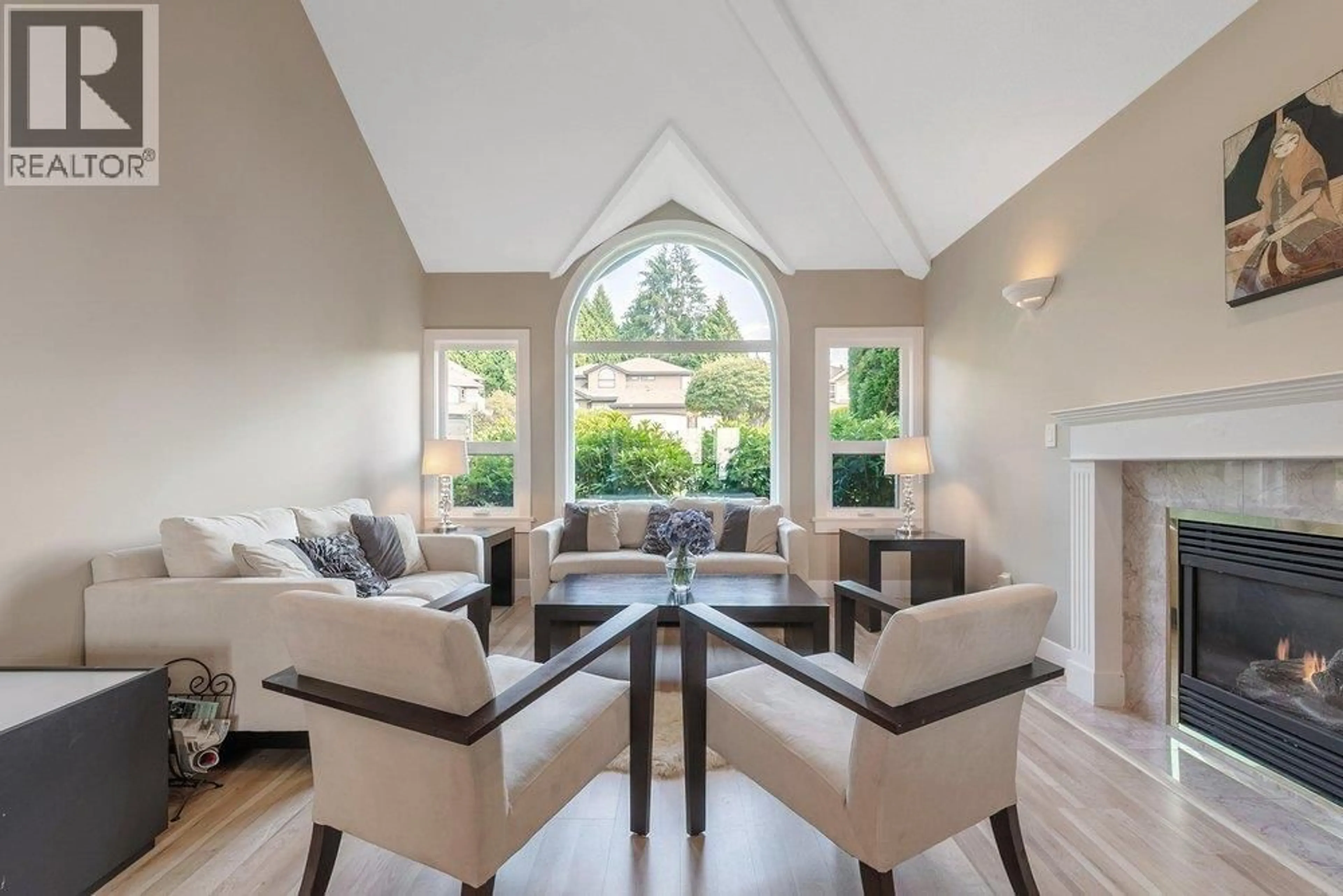 Living room with furniture, unknown for 2608 SANDSTONE COURT, Coquitlam British Columbia V3E2T9