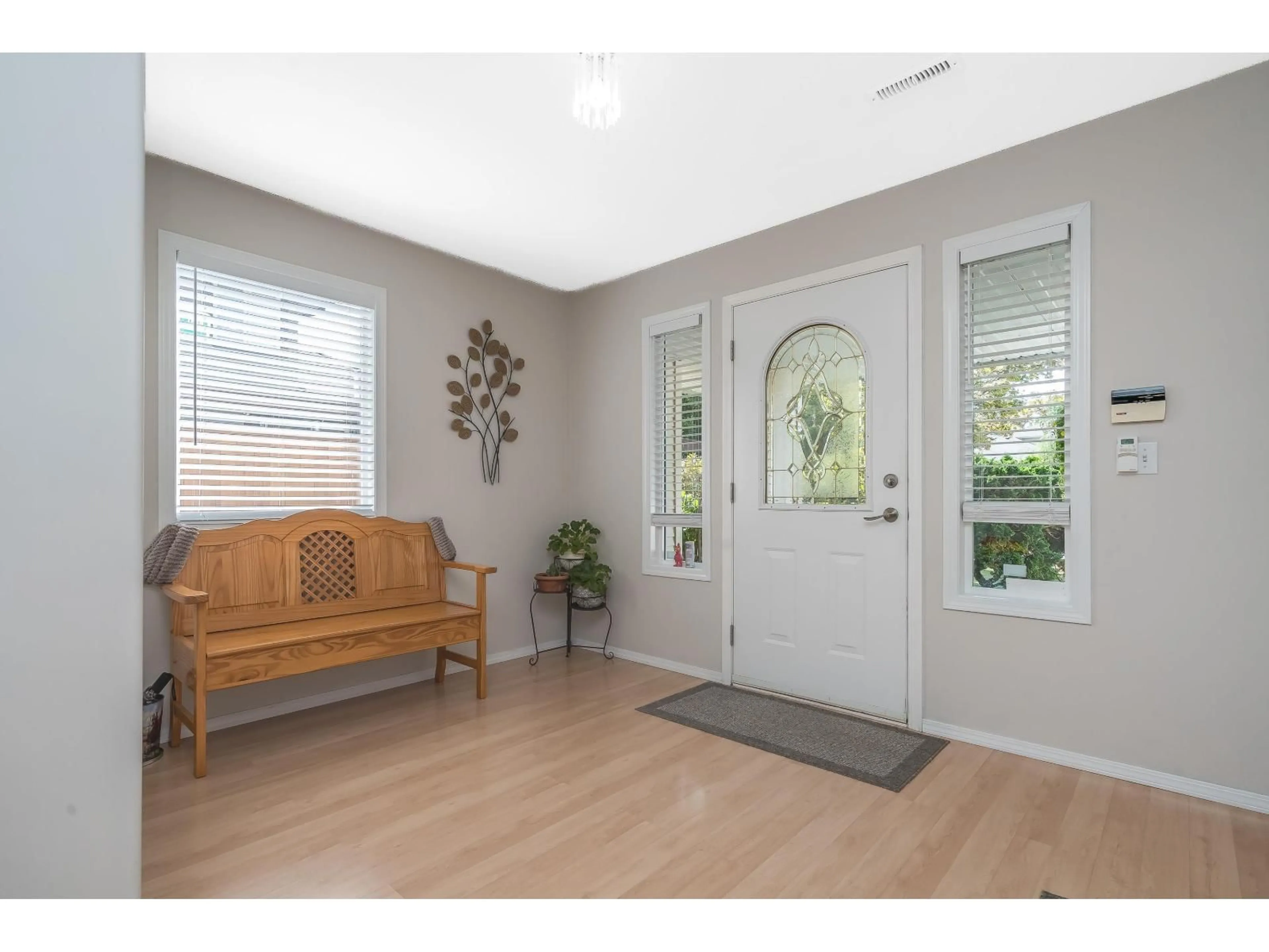 Indoor entryway for 10067 MERRITT DRIVE, Chilliwack British Columbia V2P7Z2