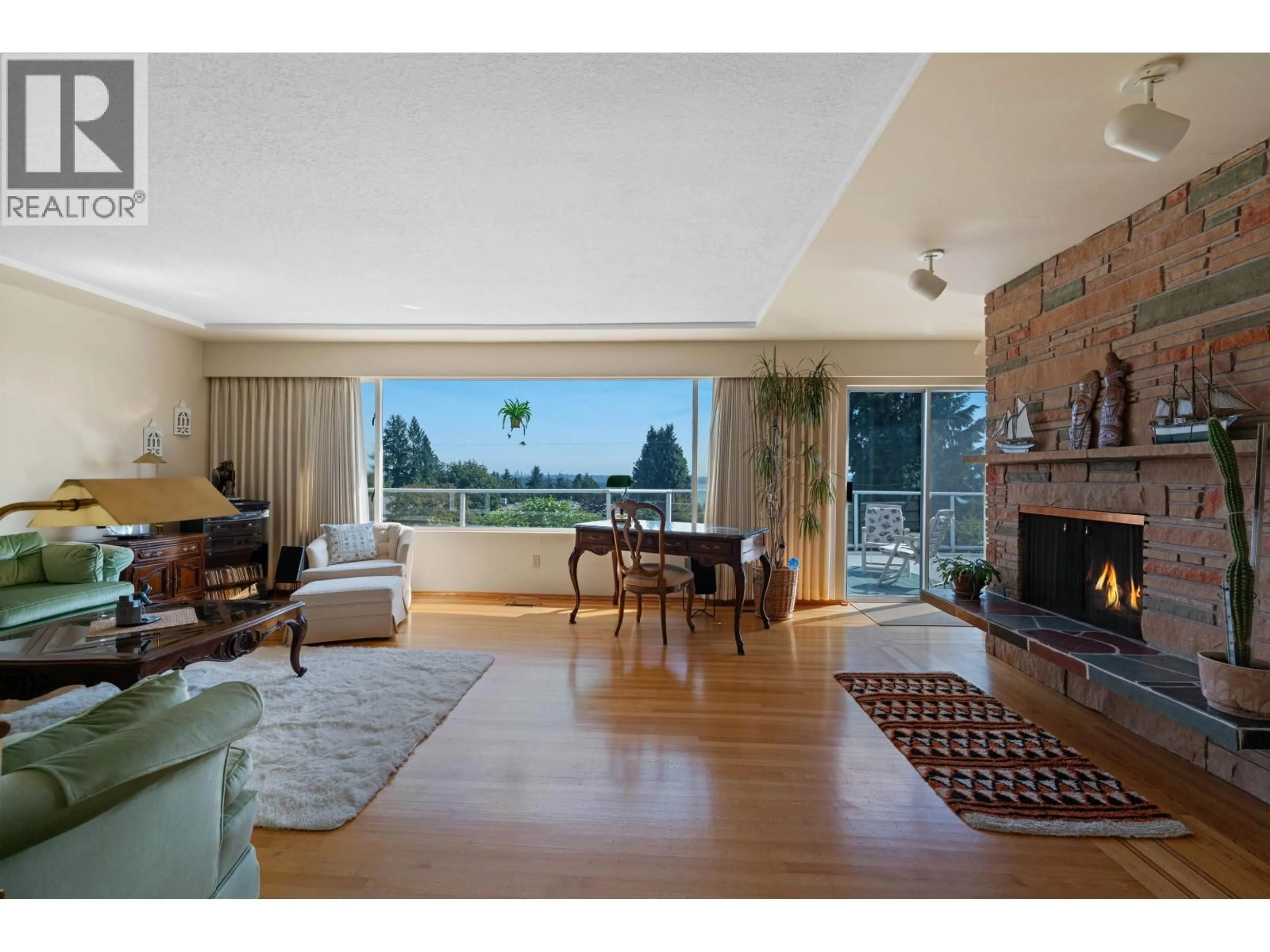 Living room with furniture, unknown for 1775 QUEENS AVENUE, West Vancouver British Columbia V7V2X6