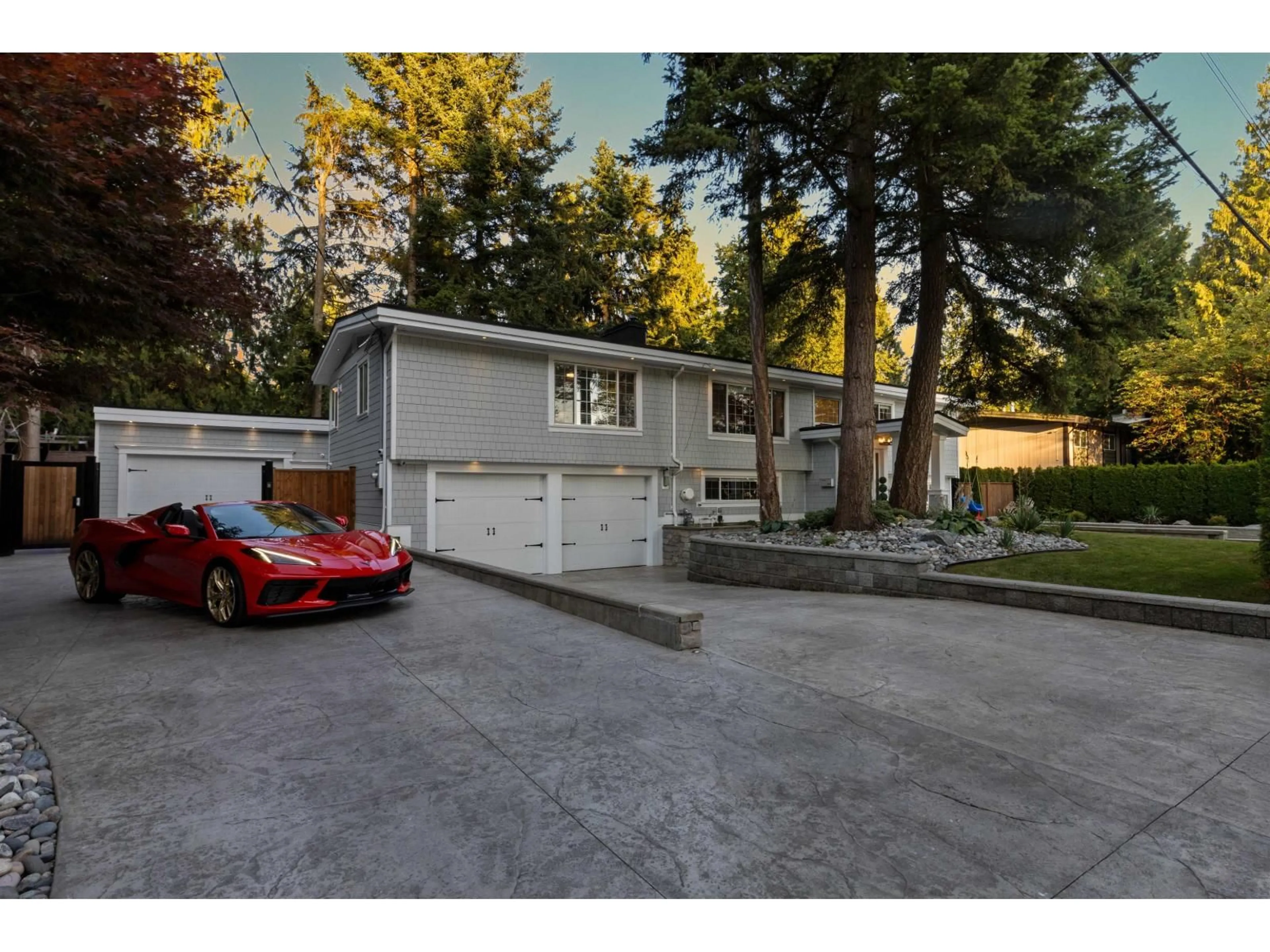 Indoor garage for 4036 196, Langley British Columbia V3A1A1