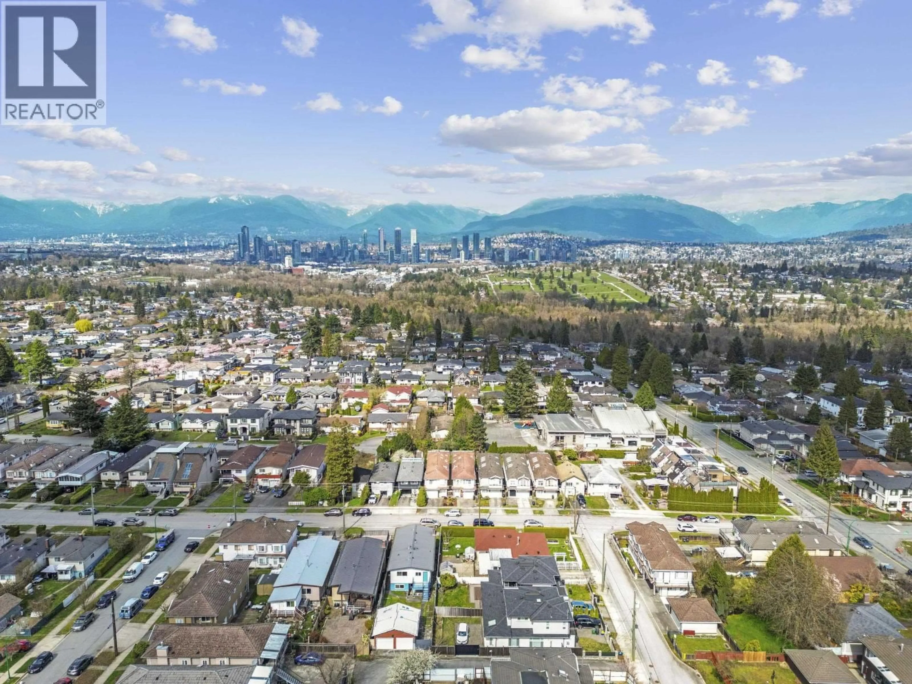 A pic from outside/outdoor area/front of a property/back of a property/a pic from drone, mountain view for 1405 - 6070 MCMURRAY AVENUE, Burnaby British Columbia V5H4J3