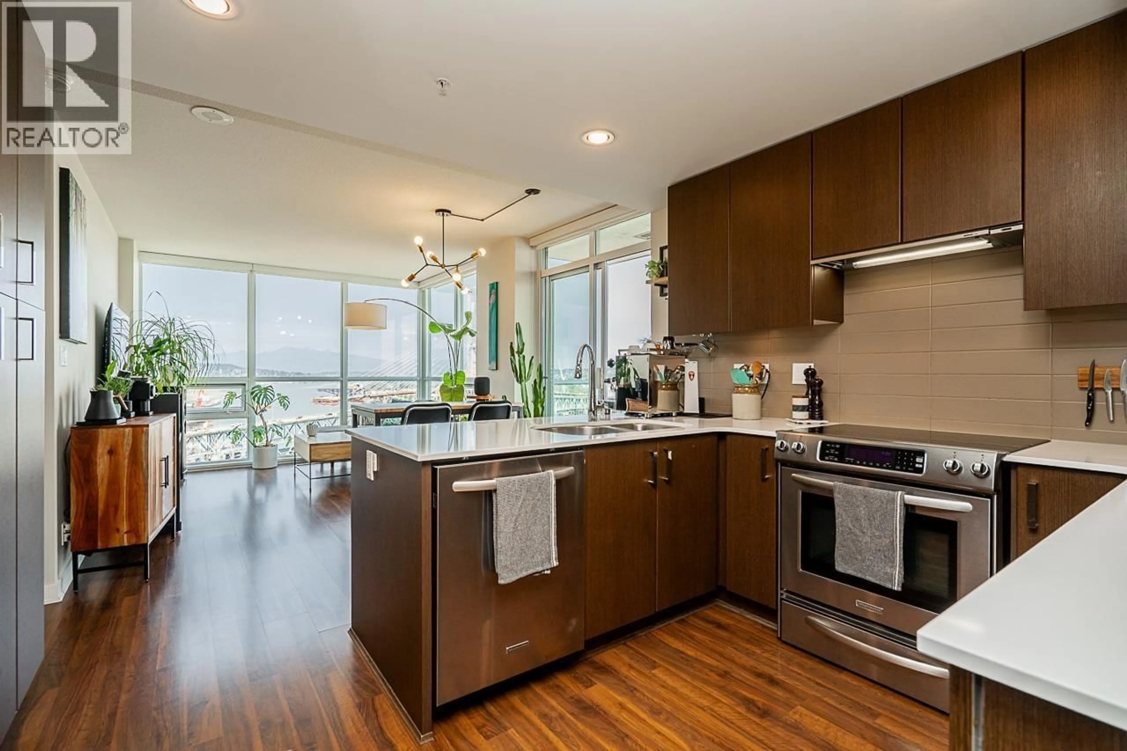 Open concept kitchen, wood/laminate floor for 1703 - 125 COLUMBIA STREET, New Westminster British Columbia V3L0G8