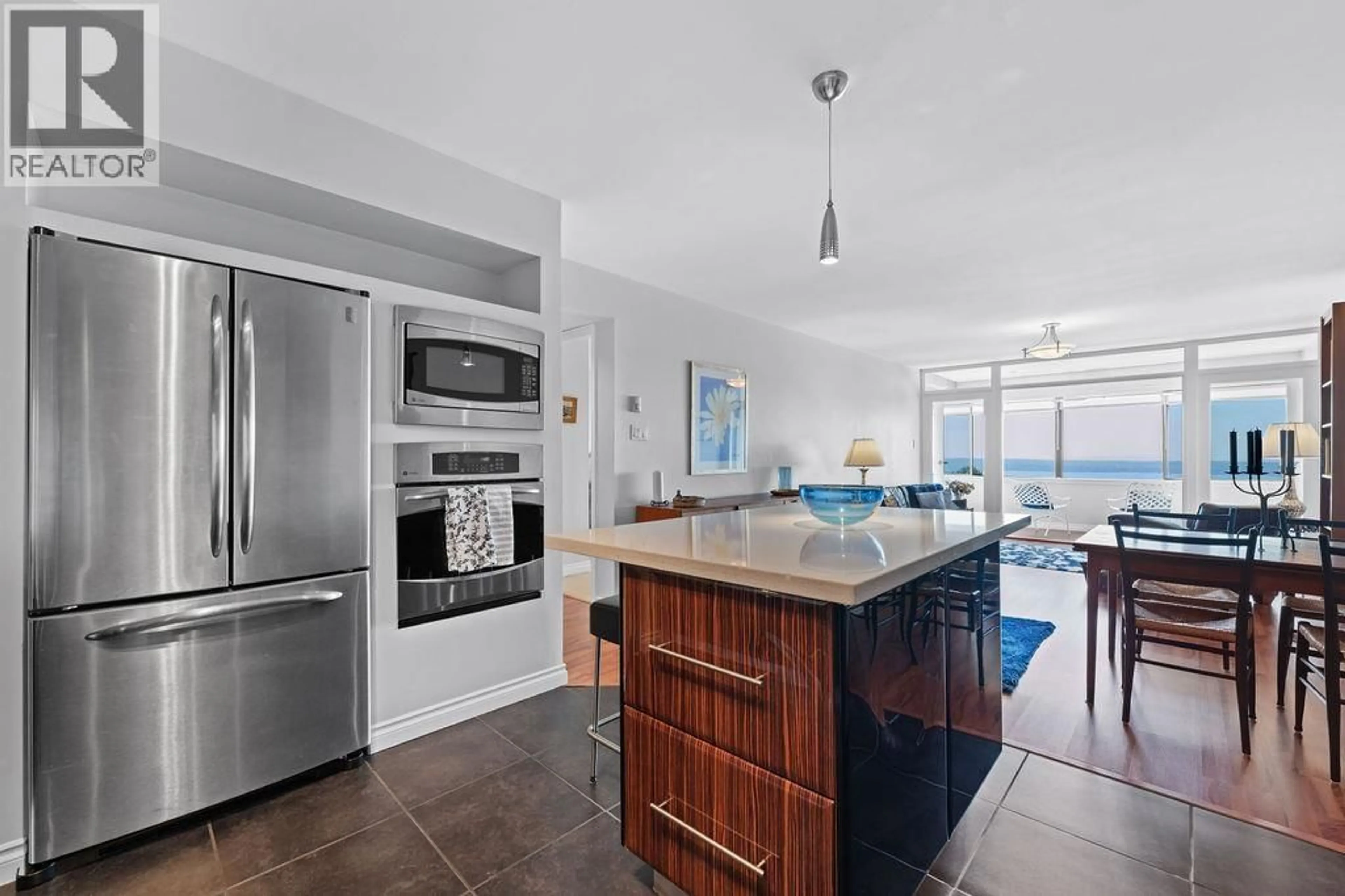 Open concept kitchen, ceramic/tile floor for 64 - 2212 FOLKESTONE WAY, West Vancouver British Columbia V7S2X7