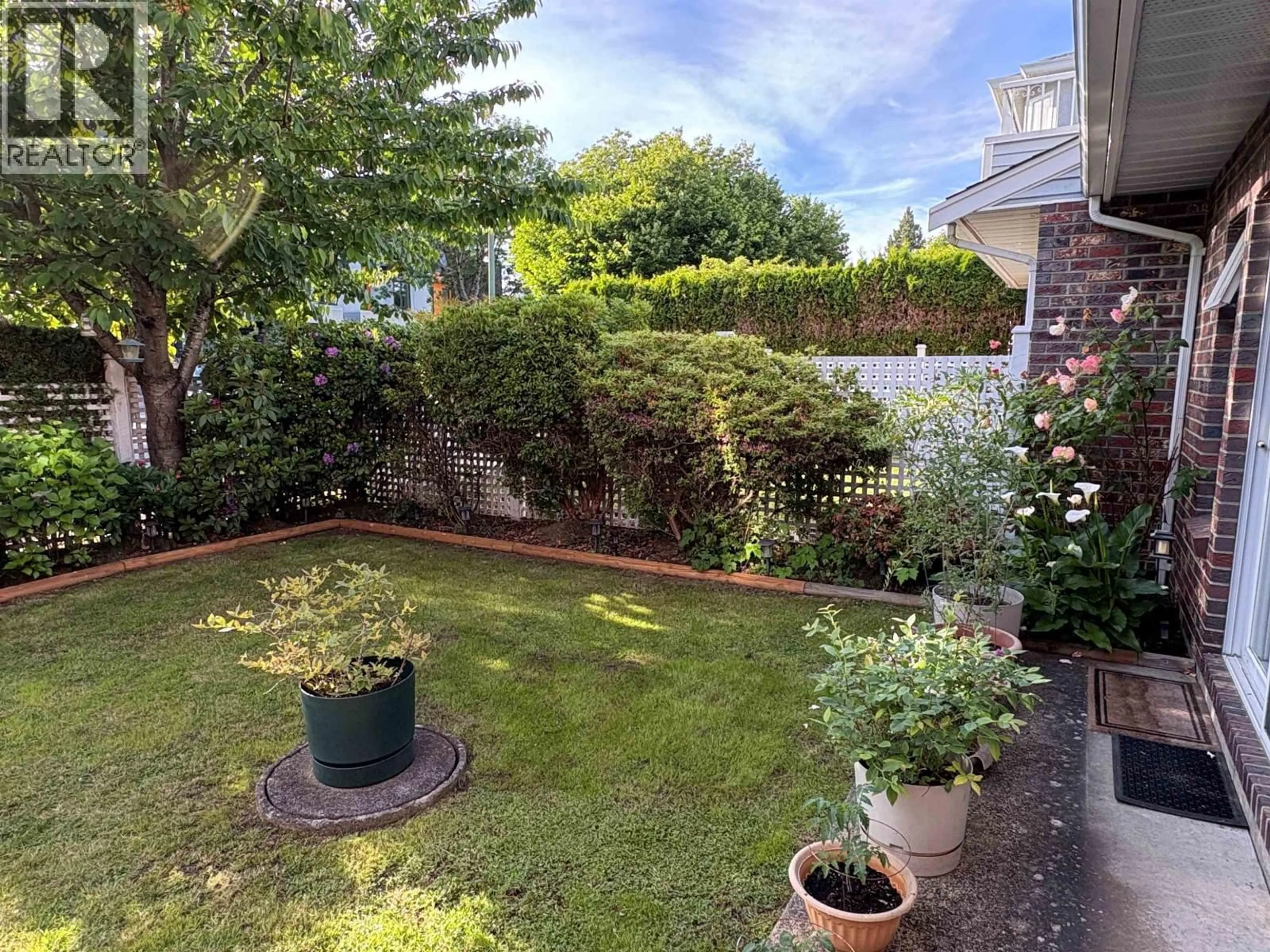 A pic from outside/outdoor area/front of a property/back of a property/a pic from drone, street for 8348 FRENCH STREET, Vancouver British Columbia V6P4W2