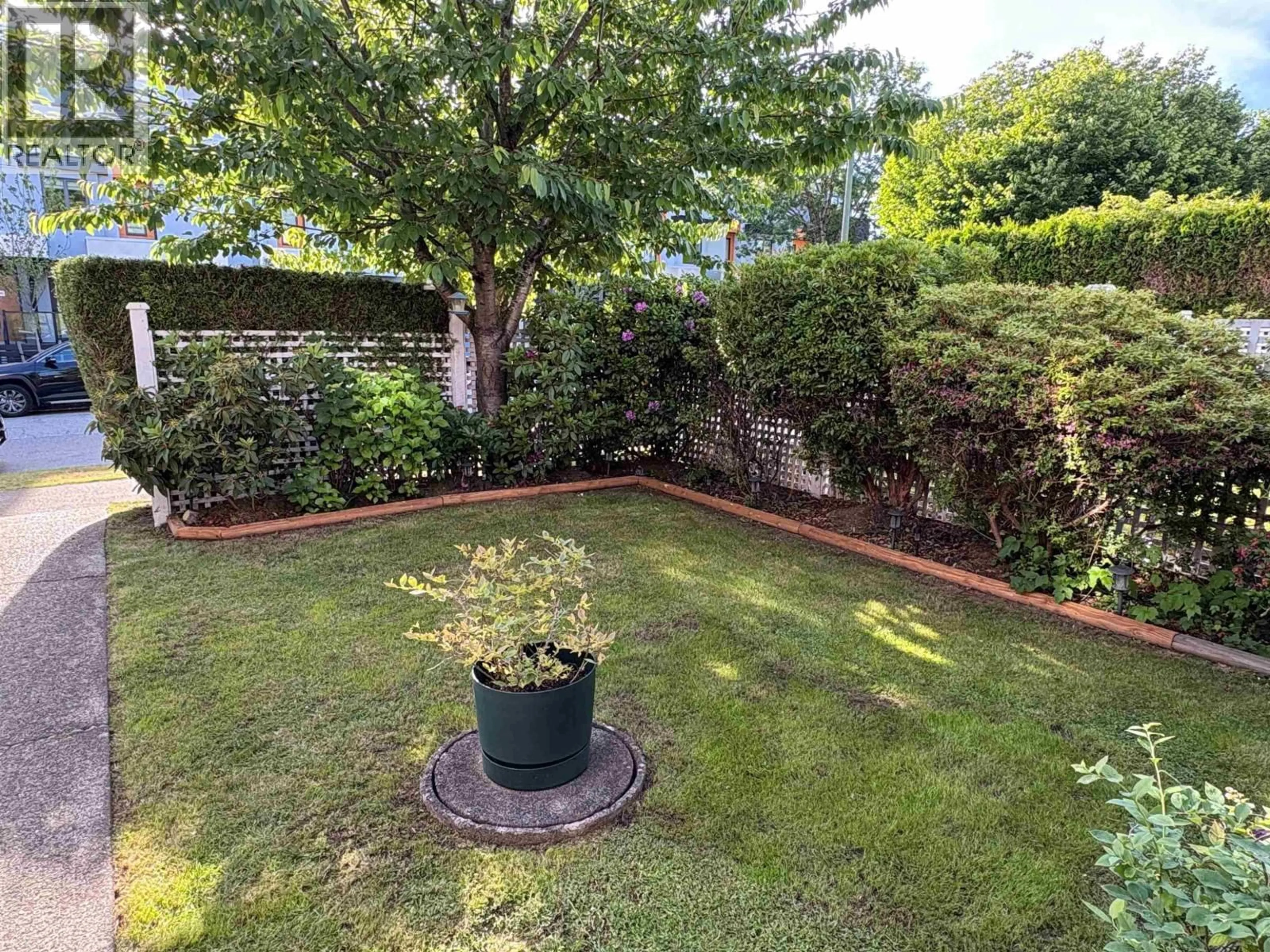 A pic from outside/outdoor area/front of a property/back of a property/a pic from drone, forest/trees view for 8348 FRENCH STREET, Vancouver British Columbia V6P4W2