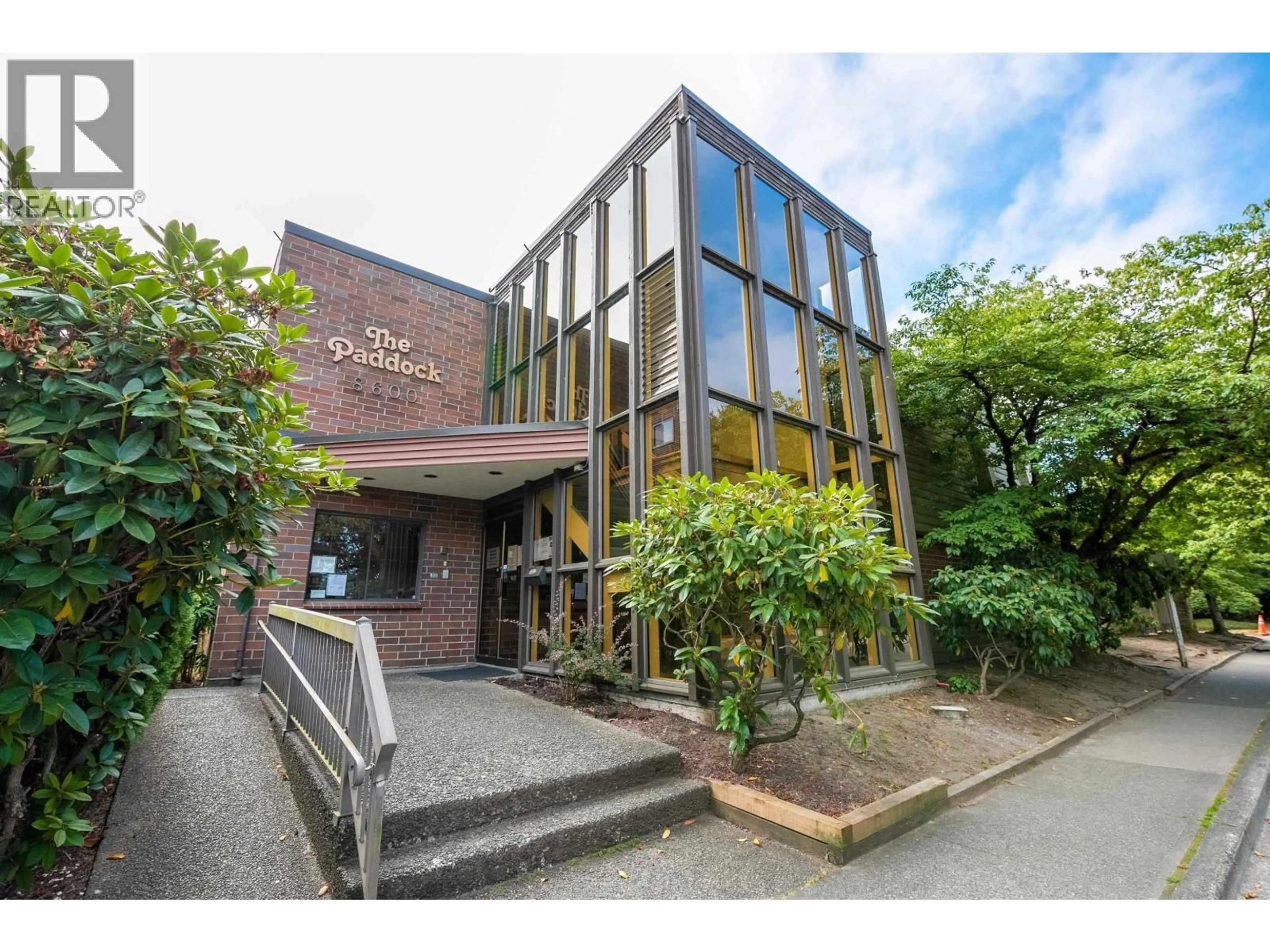 Indoor foyer for 301 - 8900 CITATION DRIVE, Richmond British Columbia V6Y3A3