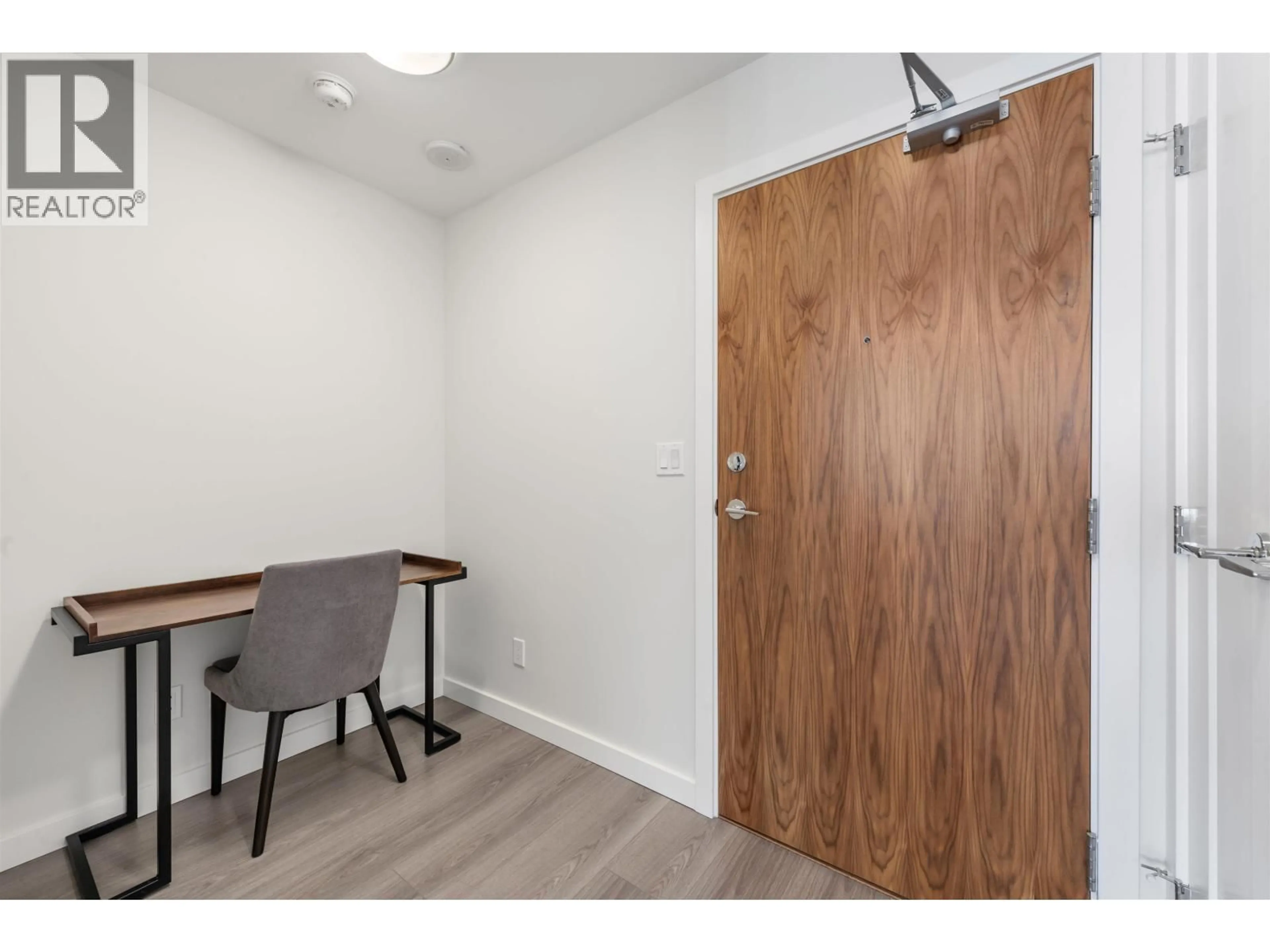 Indoor entryway for 806 - 3333 SEXSMITH ROAD, Richmond British Columbia V6X0R7