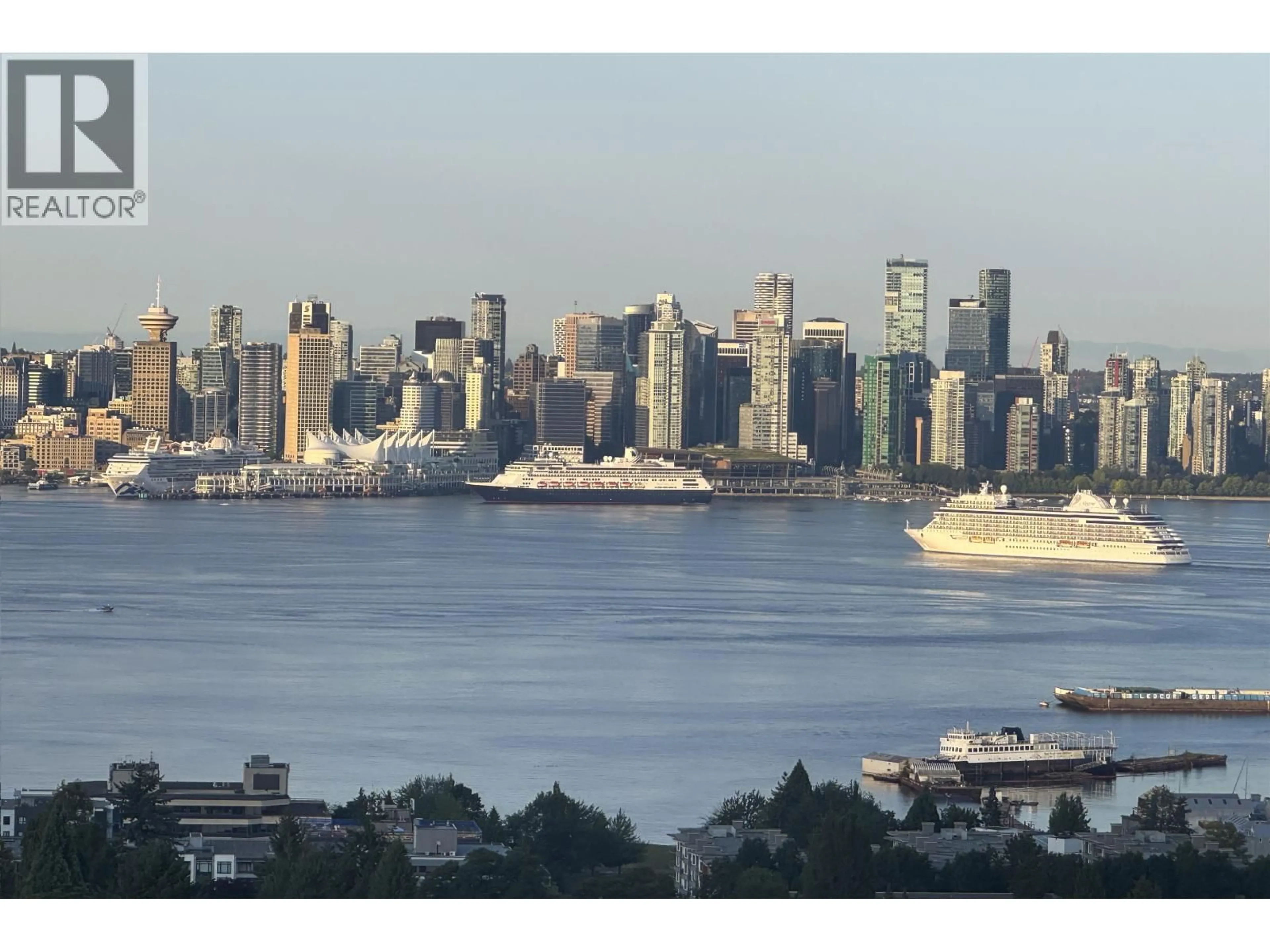 Blurry image for 403 - 1320 CHESTERFIELD AVENUE, North Vancouver British Columbia V7M0A6