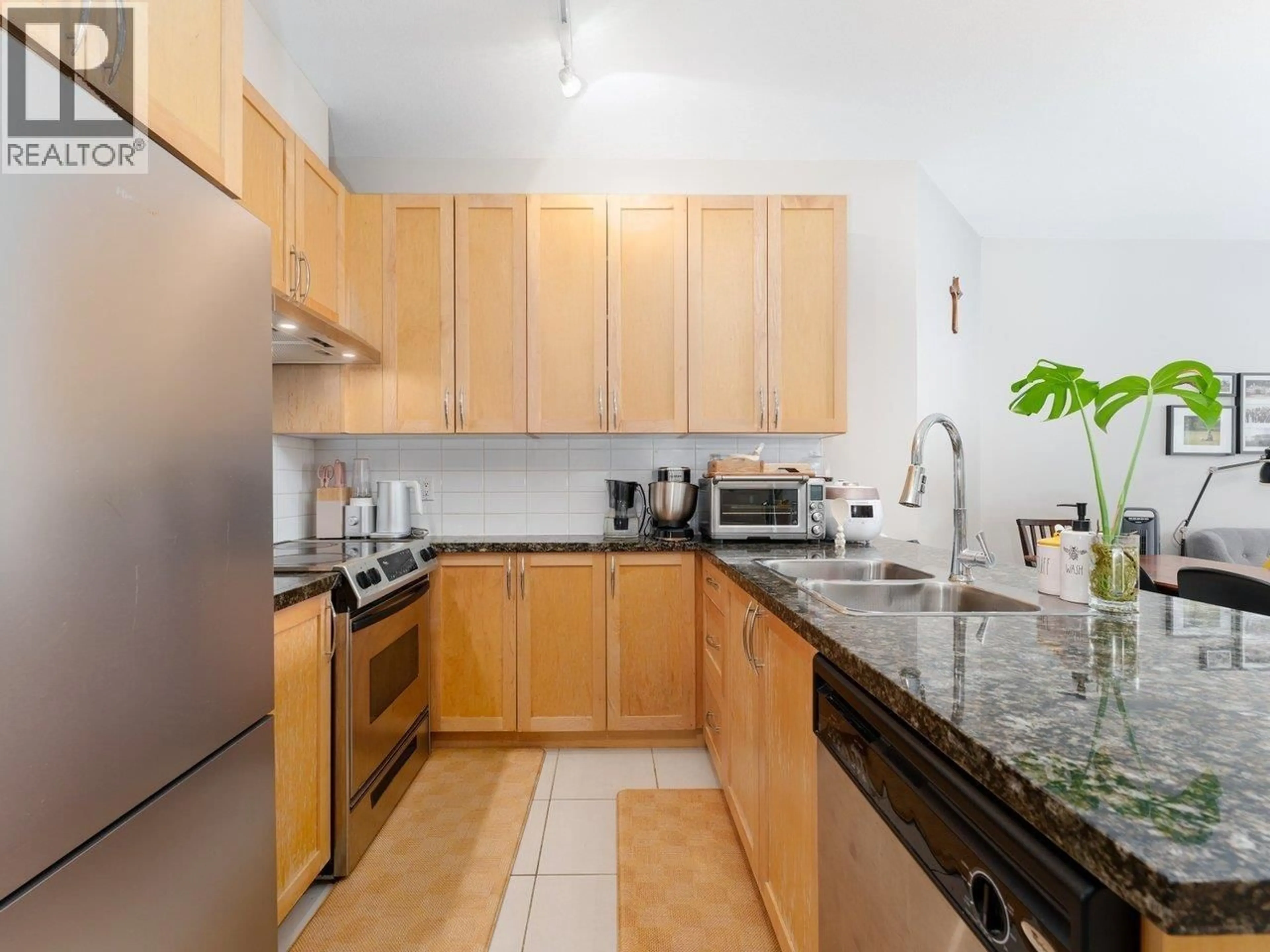 Standard kitchen, unknown for 1004 - 6823 STATION HILL DRIVE, Burnaby British Columbia V3N0A9