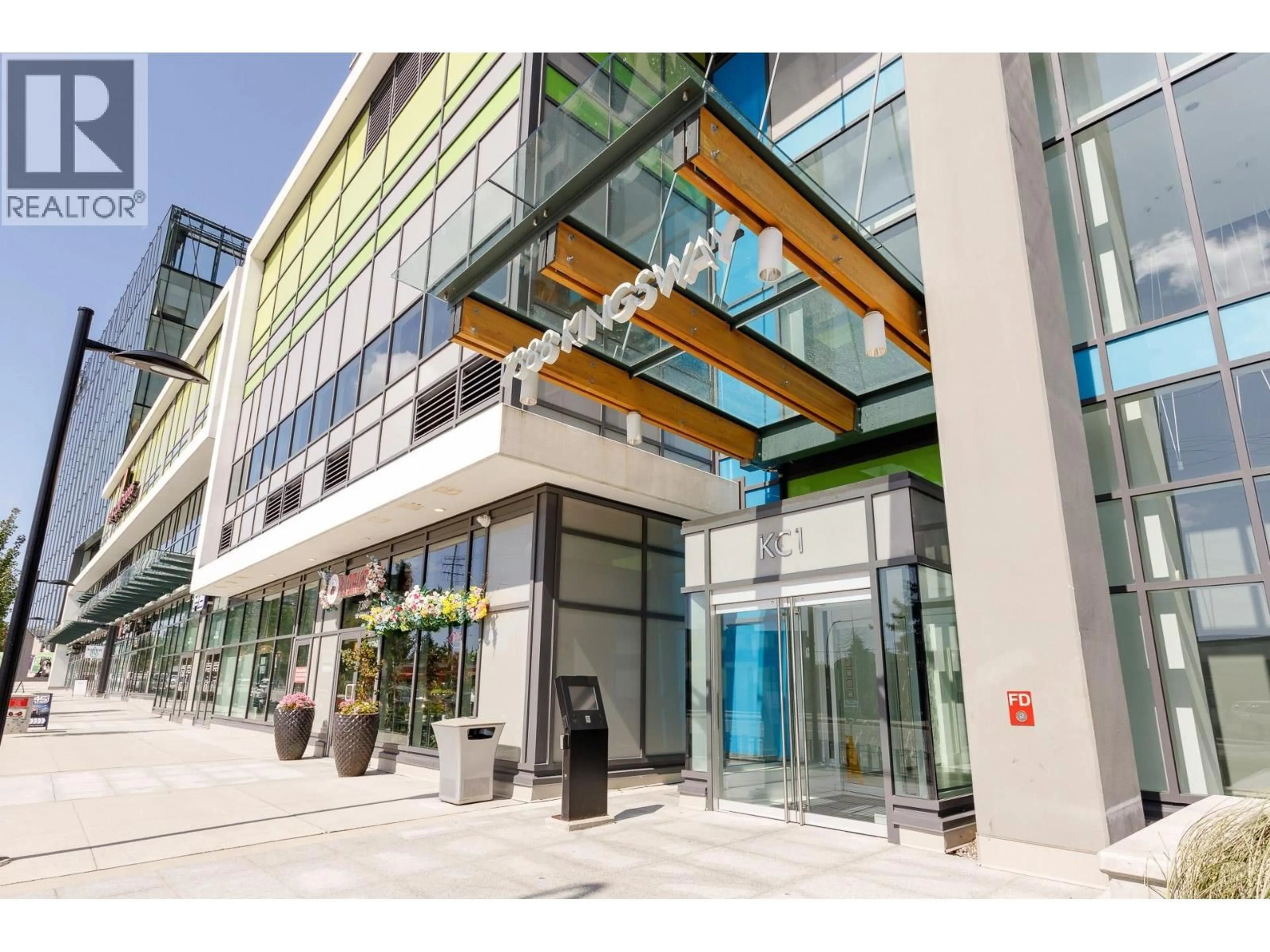 Indoor foyer for 609 - 7388 KINGSWAY STREET, Burnaby British Columbia V3N0G9