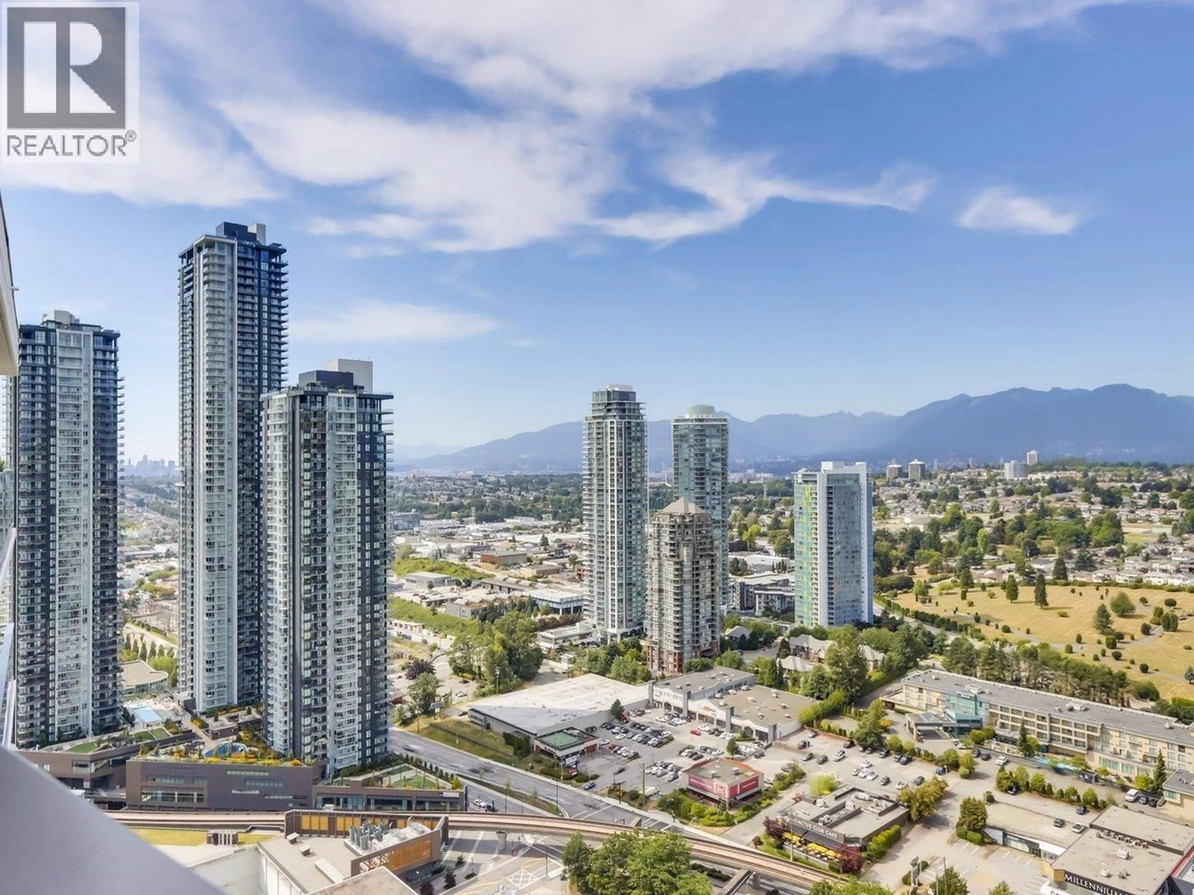 A pic from outside/outdoor area/front of a property/back of a property/a pic from drone, city buildings view from balcony for 3804 - 2181 MADISON AVENUE, Burnaby British Columbia V5C0N4