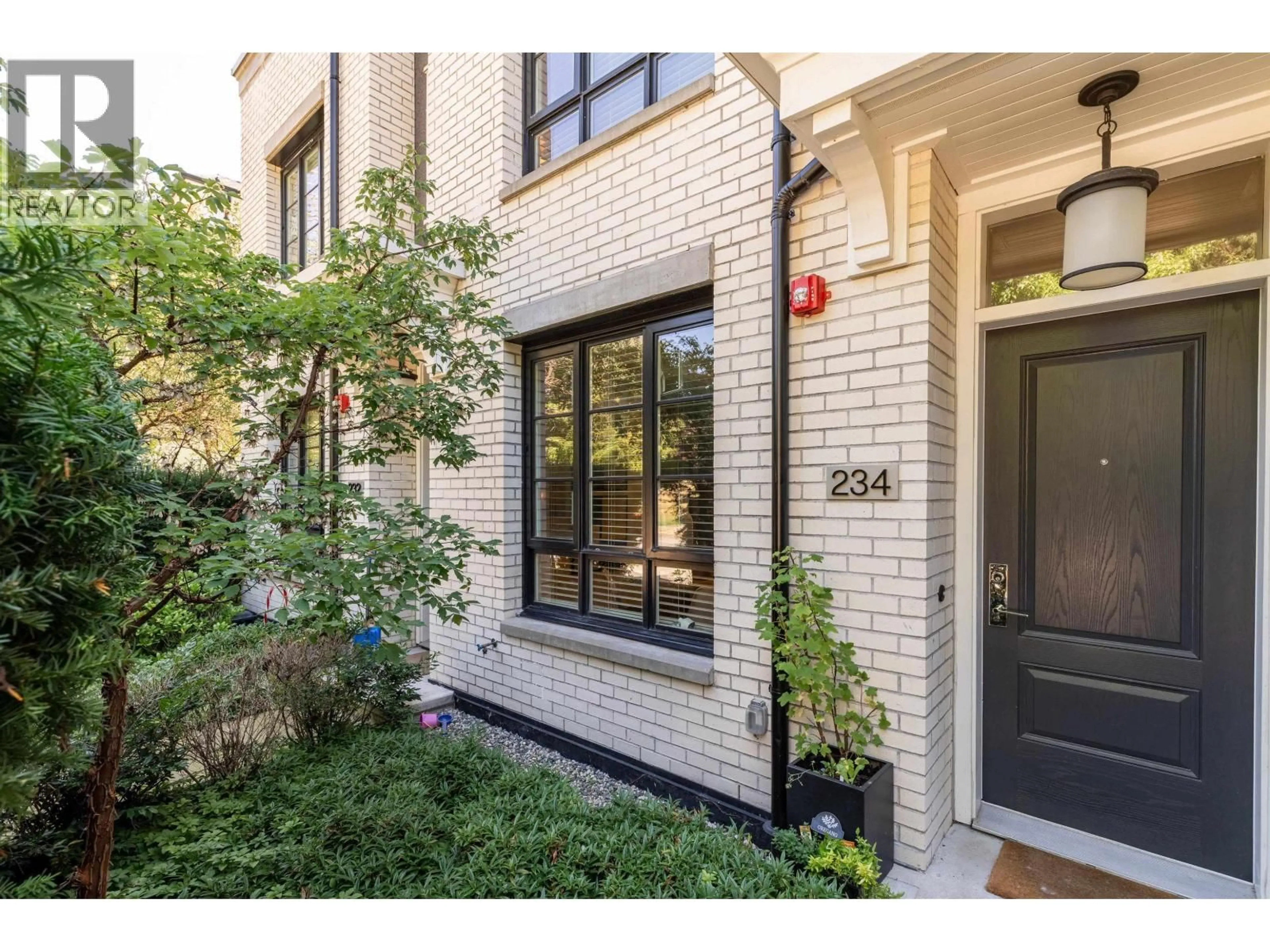 Home with brick exterior material, street for 234 62ND AVENUE, Vancouver British Columbia V5X0G7