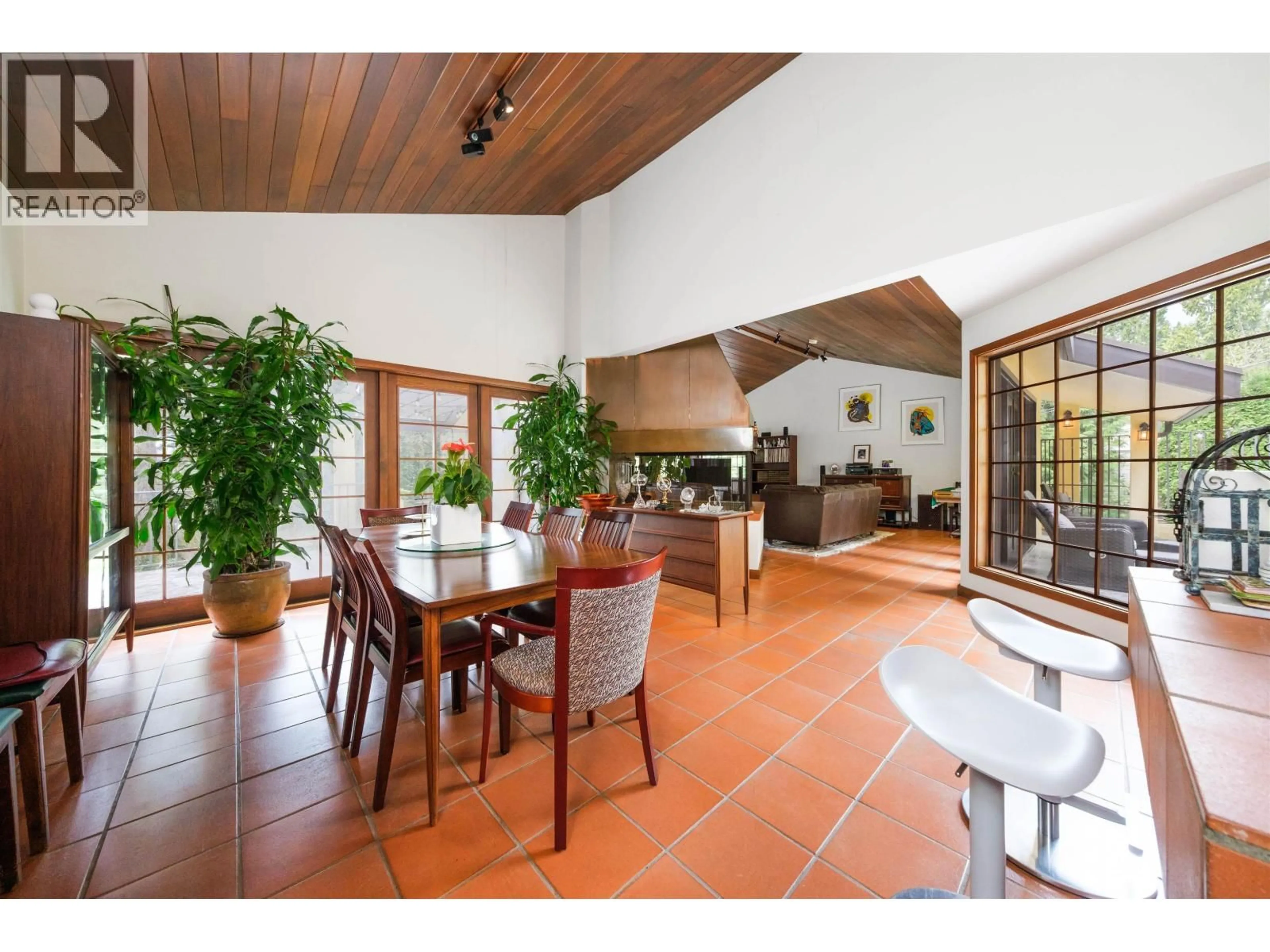 Dining room, ceramic/tile floor for 6000 BUCKINGHAM AVENUE, Burnaby British Columbia V5E2A4