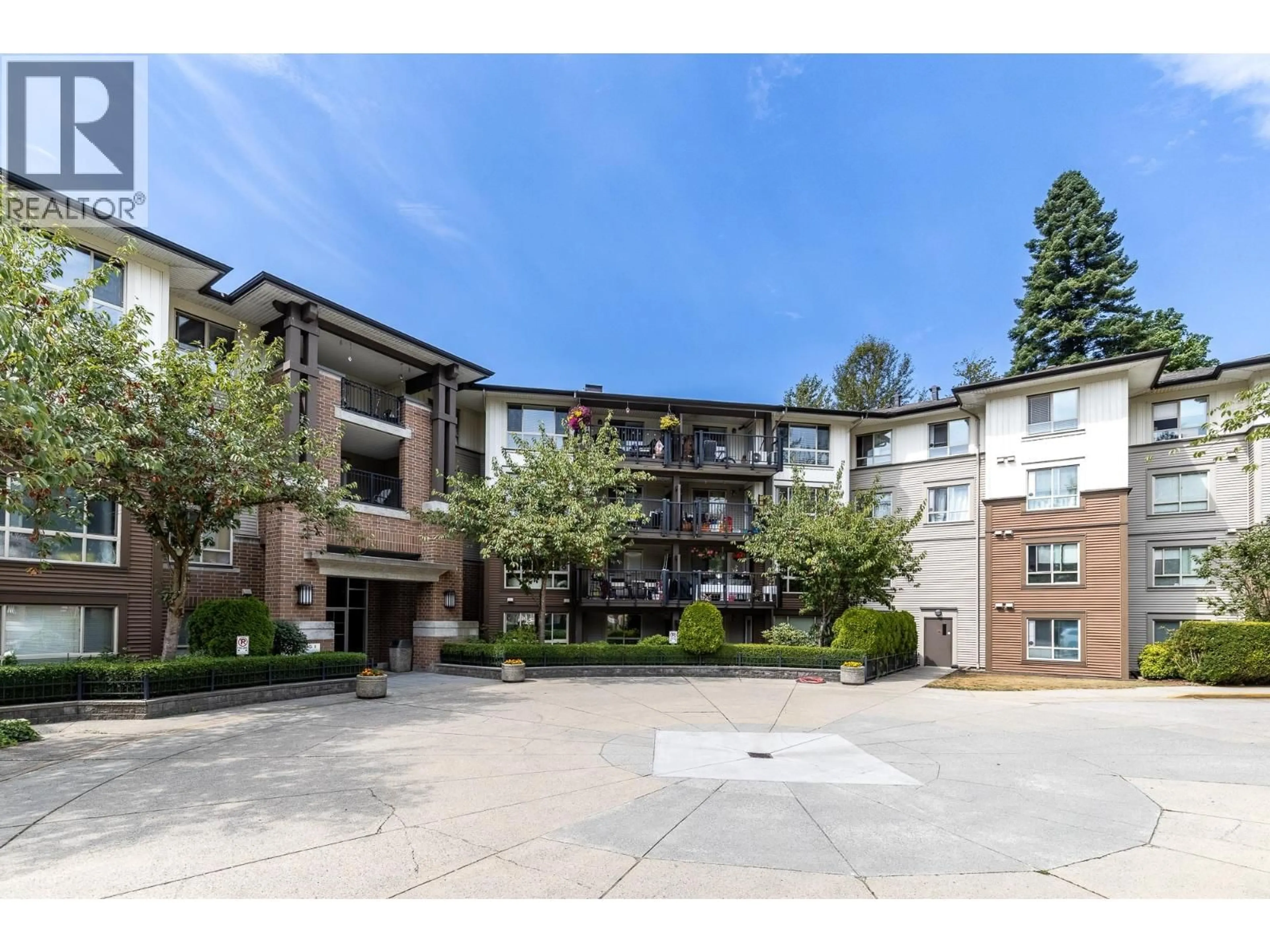 A pic from outside/outdoor area/front of a property/back of a property/a pic from drone, mountain view for 210 - 11665 HANEY, Maple Ridge British Columbia V2X8W9