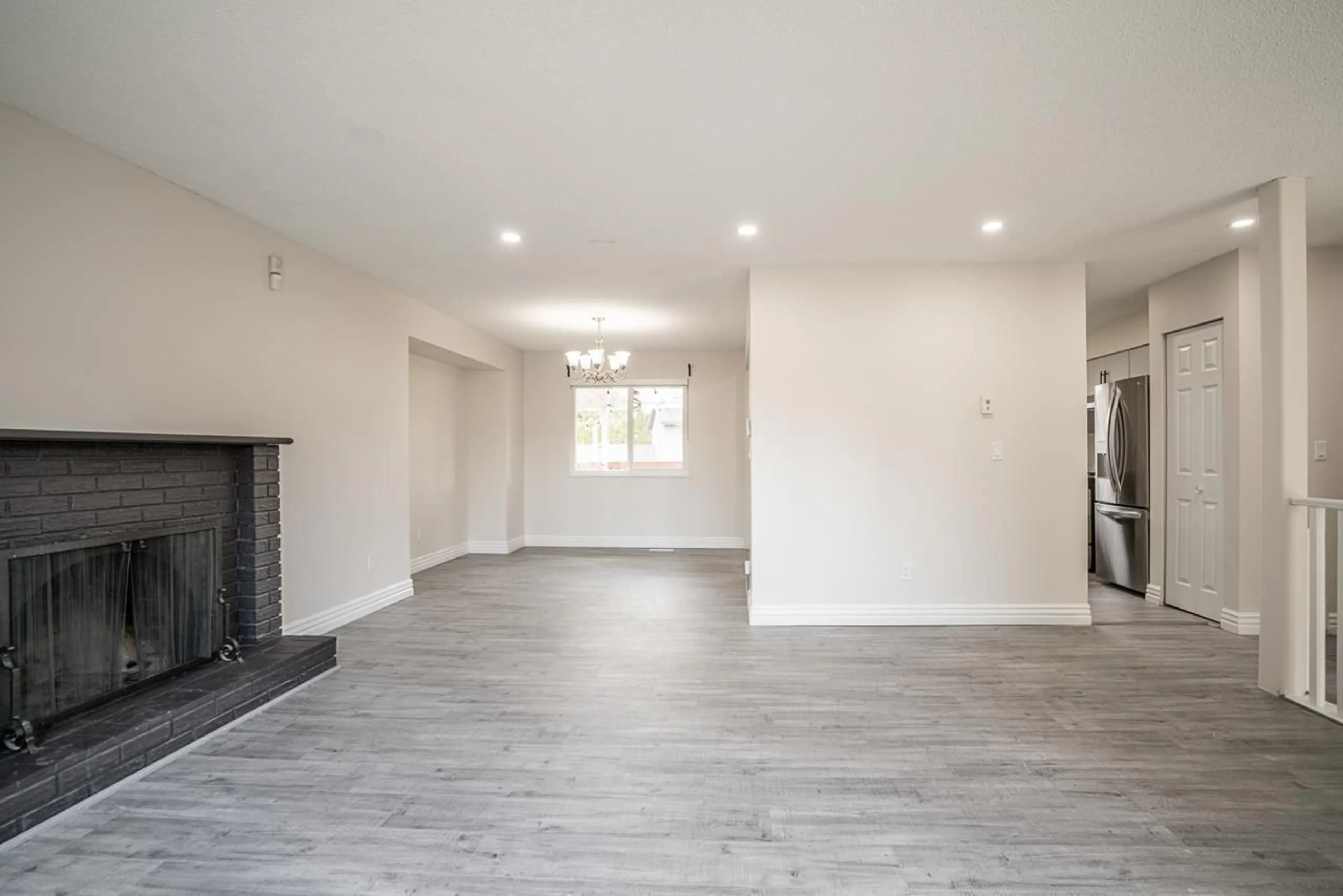 A pic of a room for 14865 95A, Surrey British Columbia V3R8A8