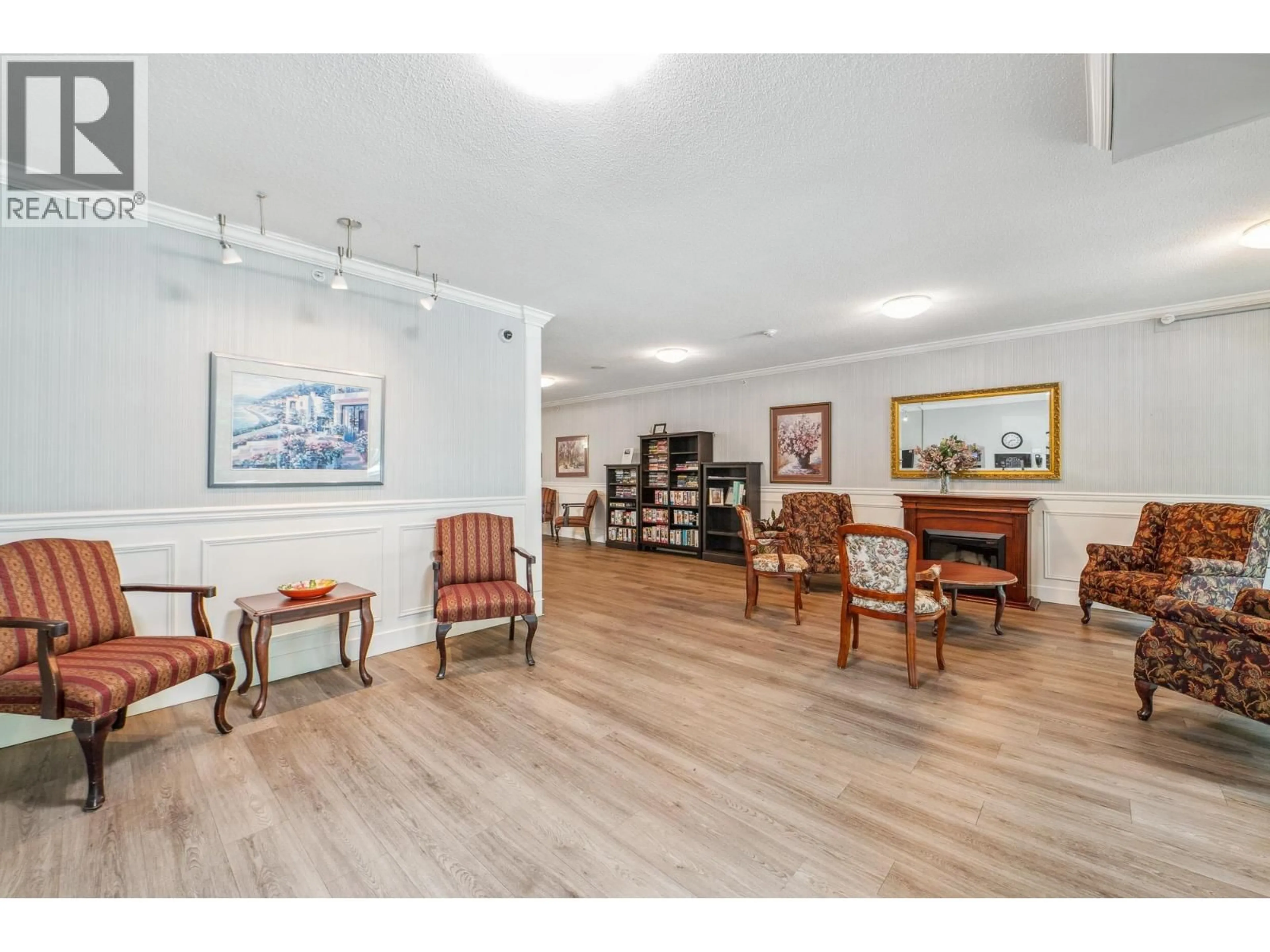 Indoor foyer for 810 - 12148 224 STREET, Maple Ridge British Columbia V2X3N8