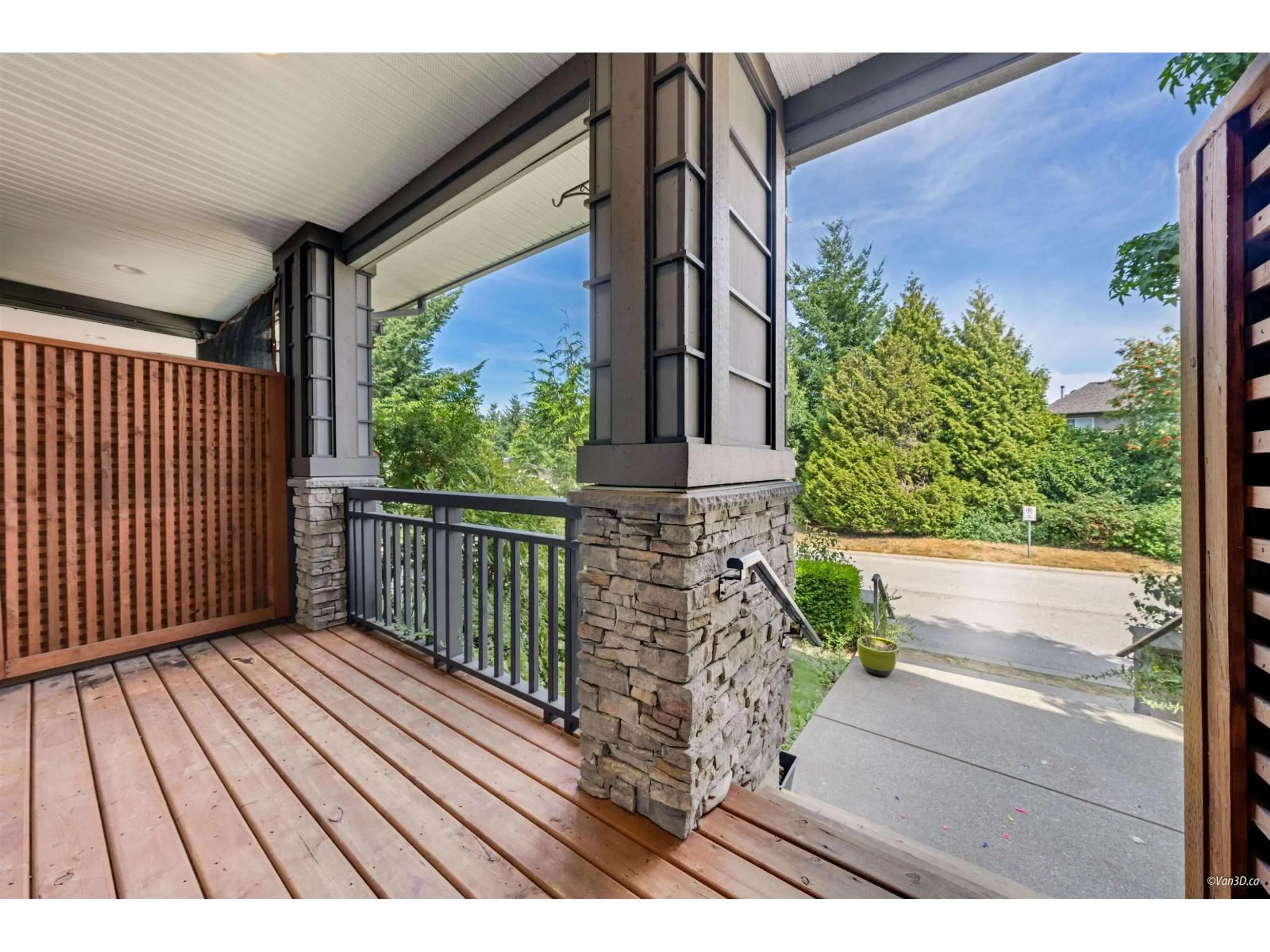 Indoor entryway for 15 - 18701 66, Surrey British Columbia V3S4P3