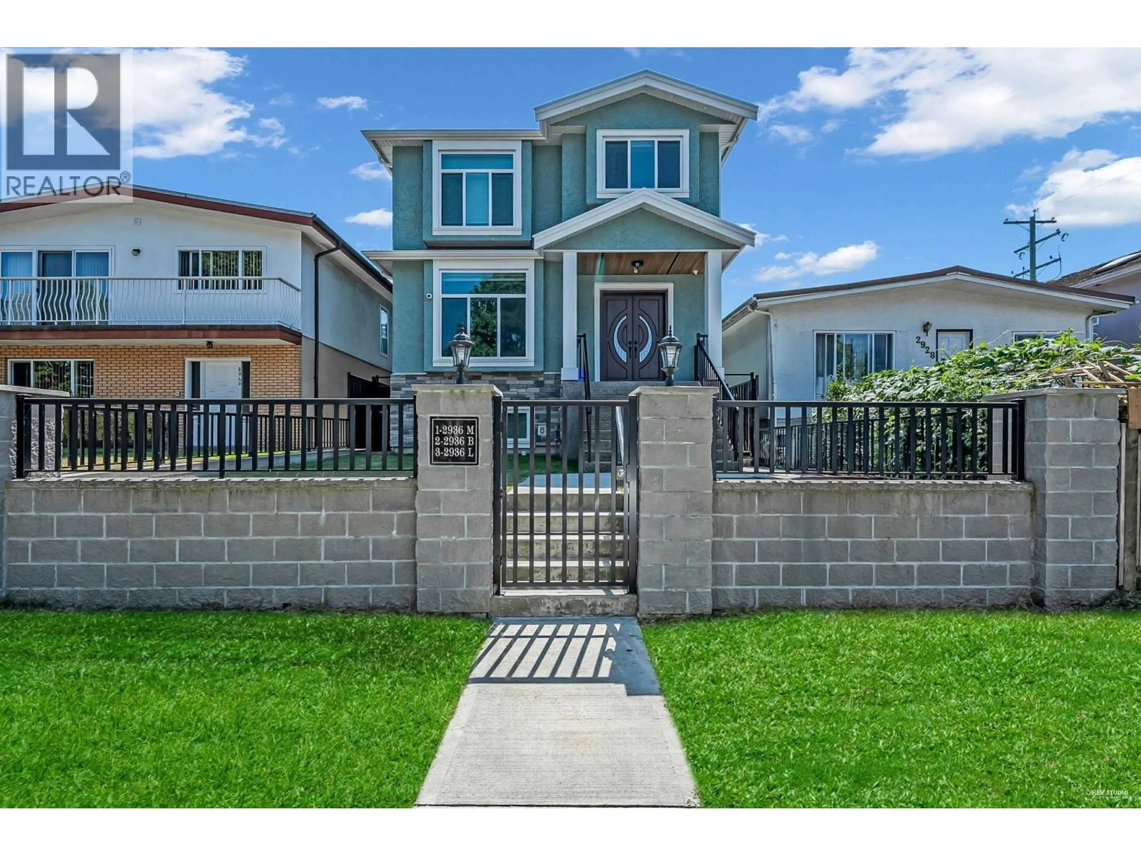 Home with vinyl exterior material, street for 2936 2ND AVENUE, Vancouver British Columbia V5M1E5
