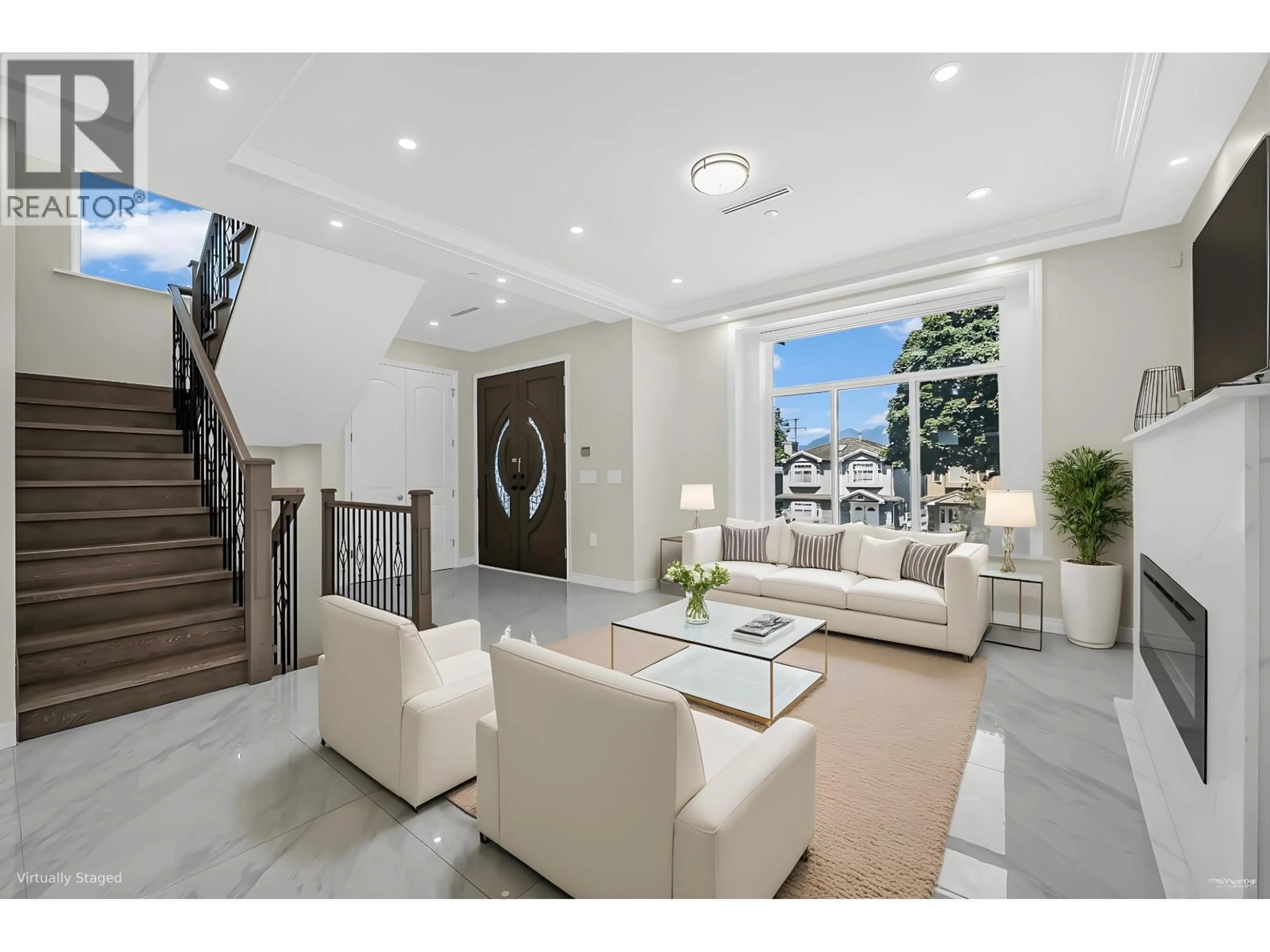 Unknown for 2936 2ND AVENUE, Vancouver British Columbia V5M1E5