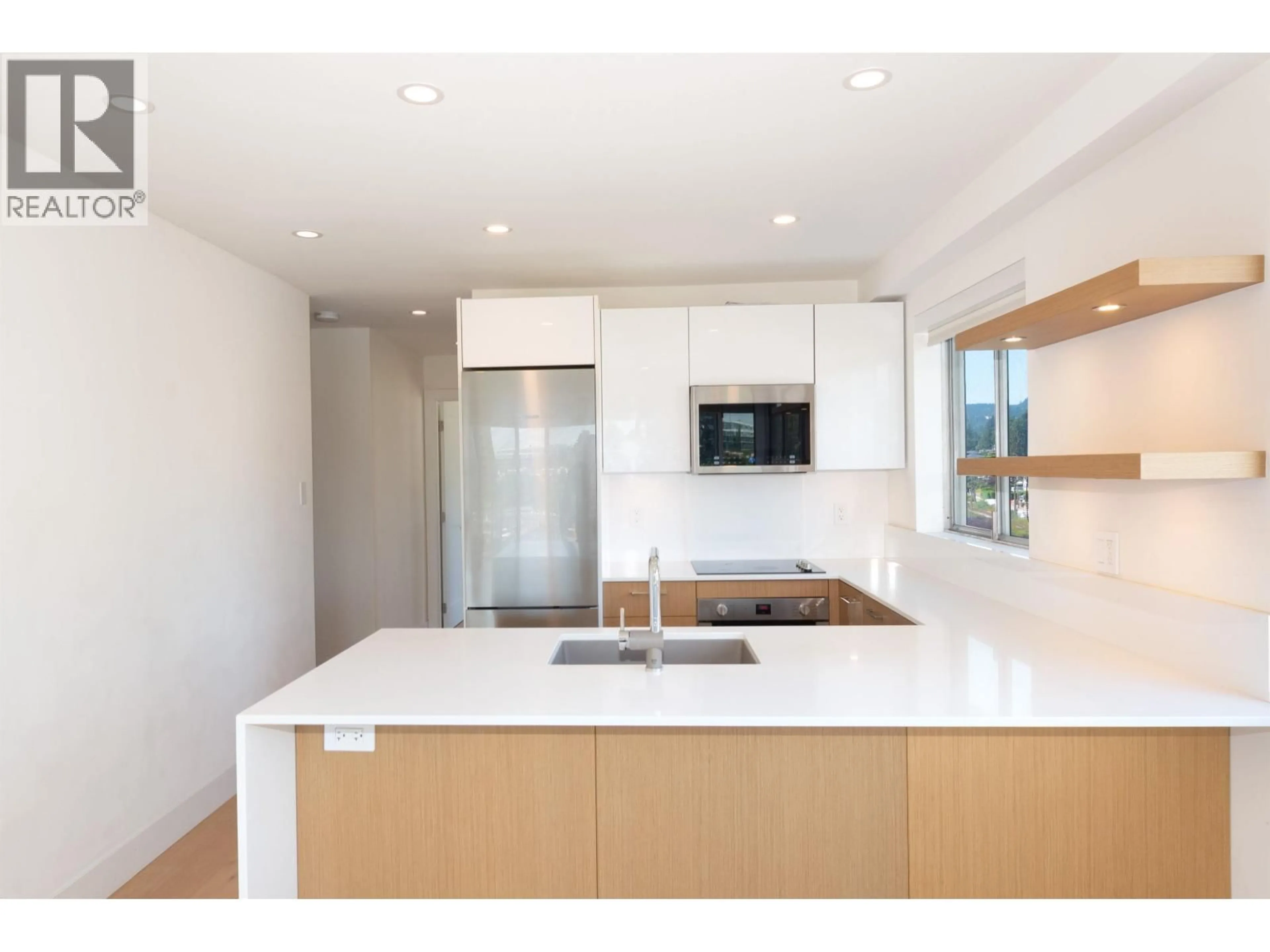 Contemporary kitchen, unknown for 708 - 150 24TH STREET, West Vancouver British Columbia V7V4G8