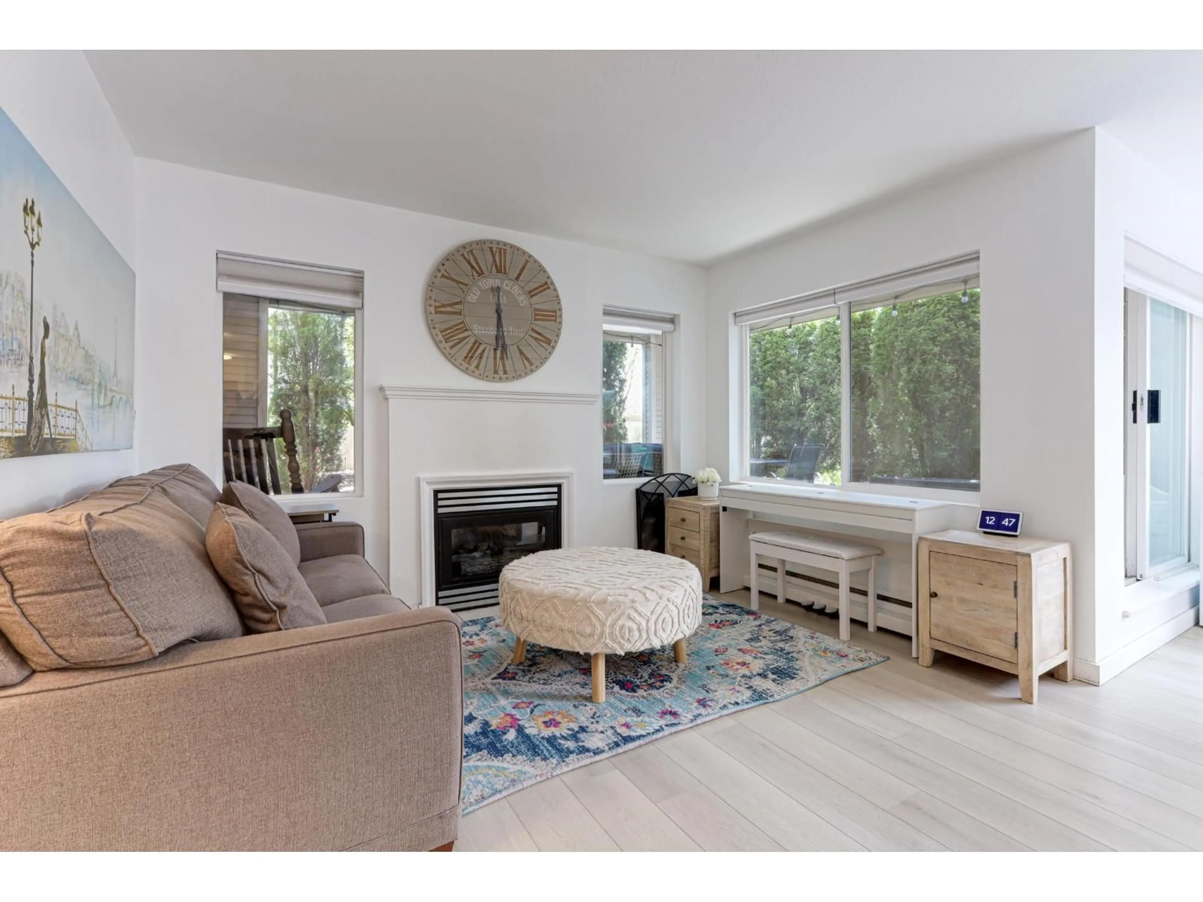 Living room with furniture, unknown for 203 - 6359 198, Langley British Columbia V2Y2E3